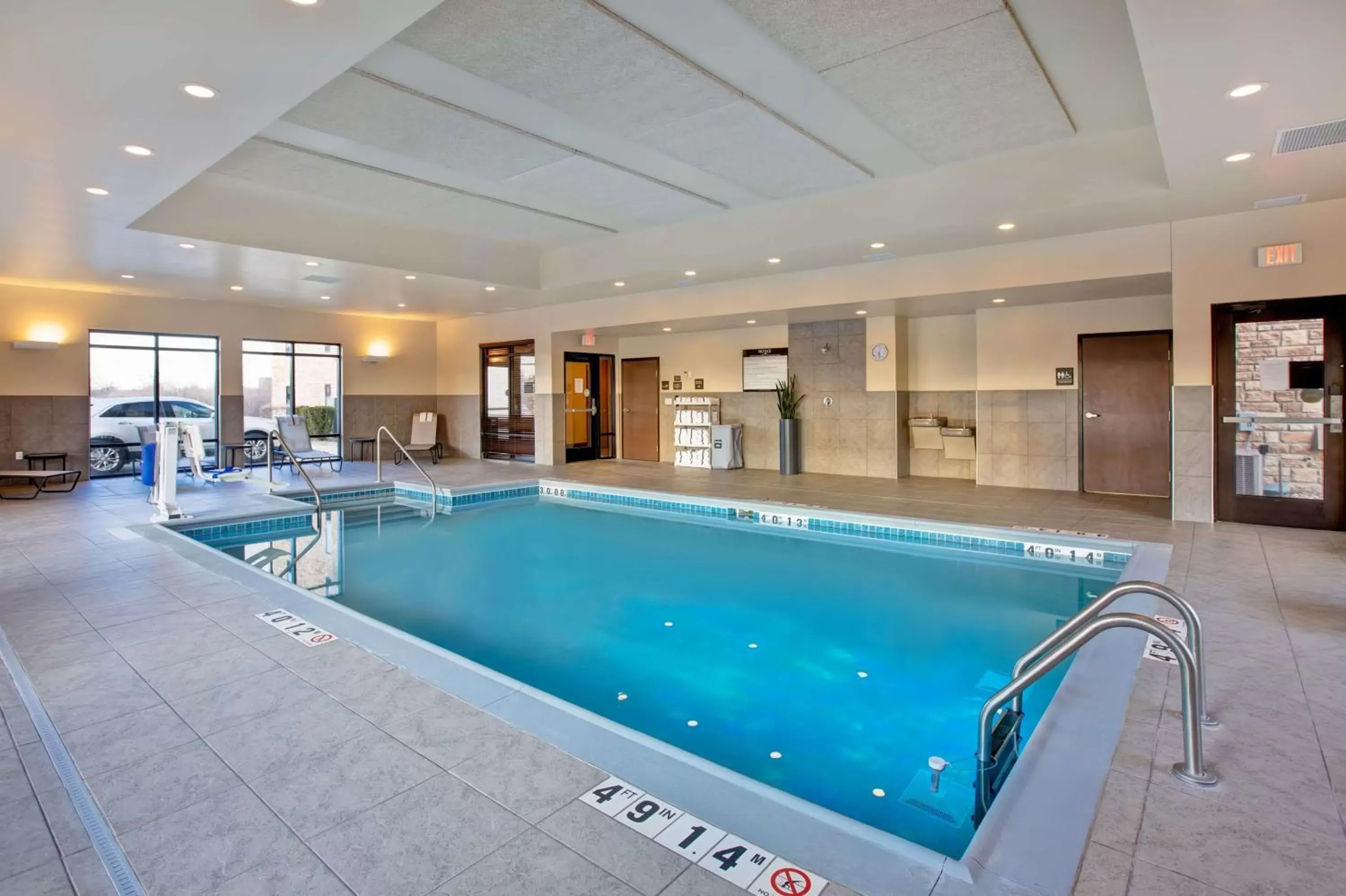 Pool view in Hampton Inn Dekalb - Near the University Pool view in Hampton Inn Dekalb - Near the University