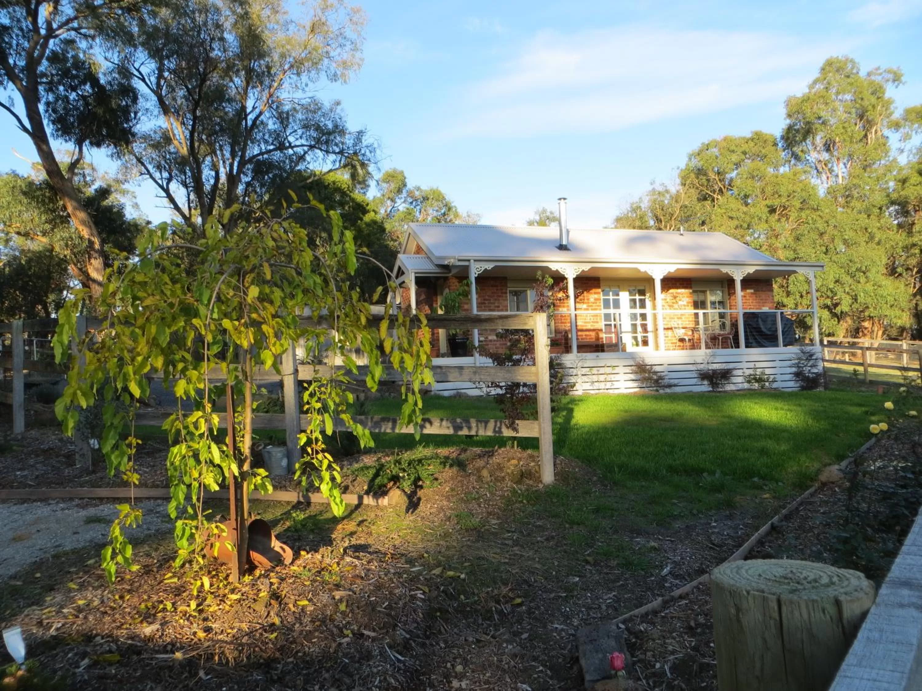 Property Building in Honeyeater Cottage