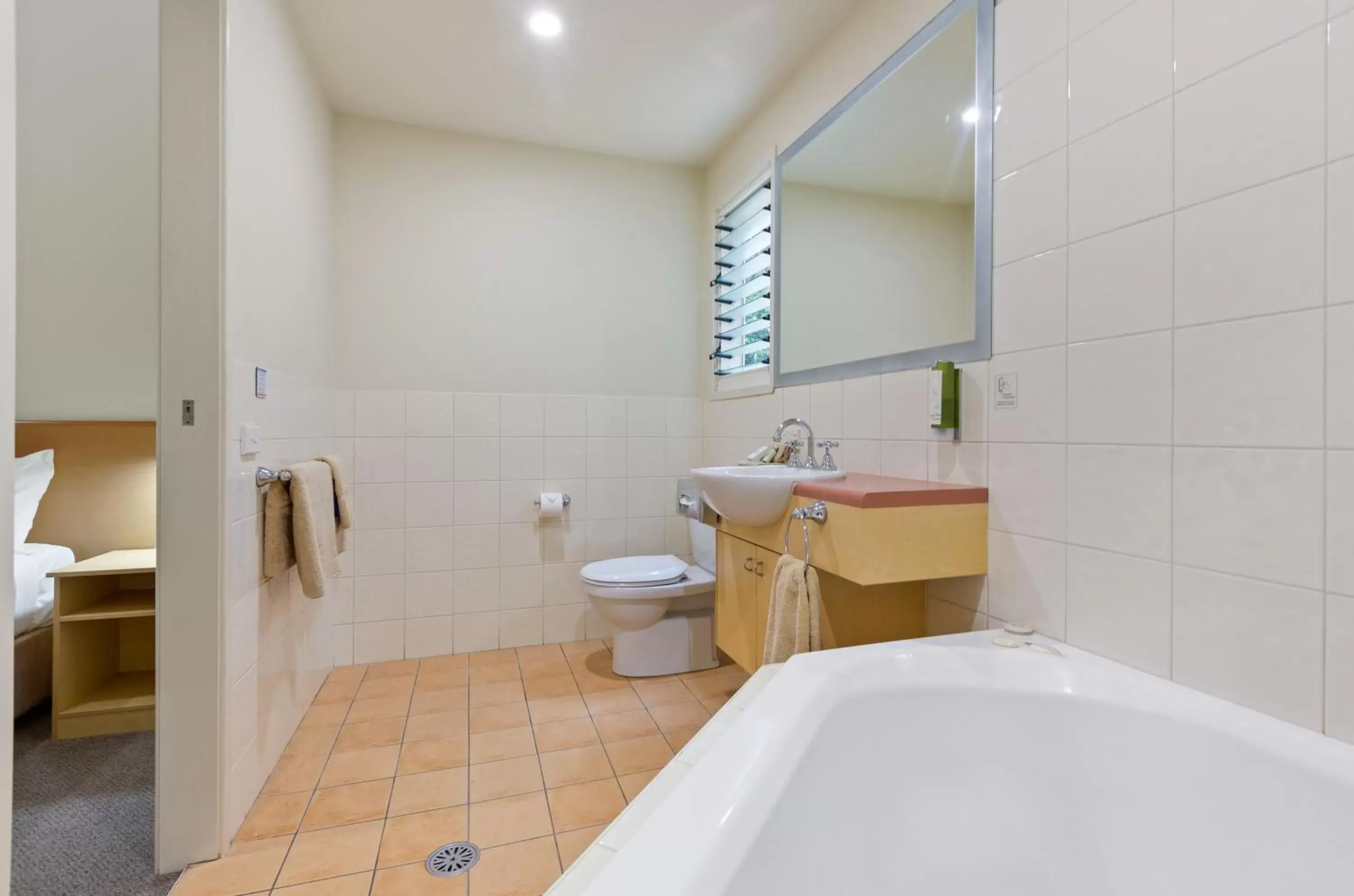 Bathroom in Tathra Beach House Holiday Apartments