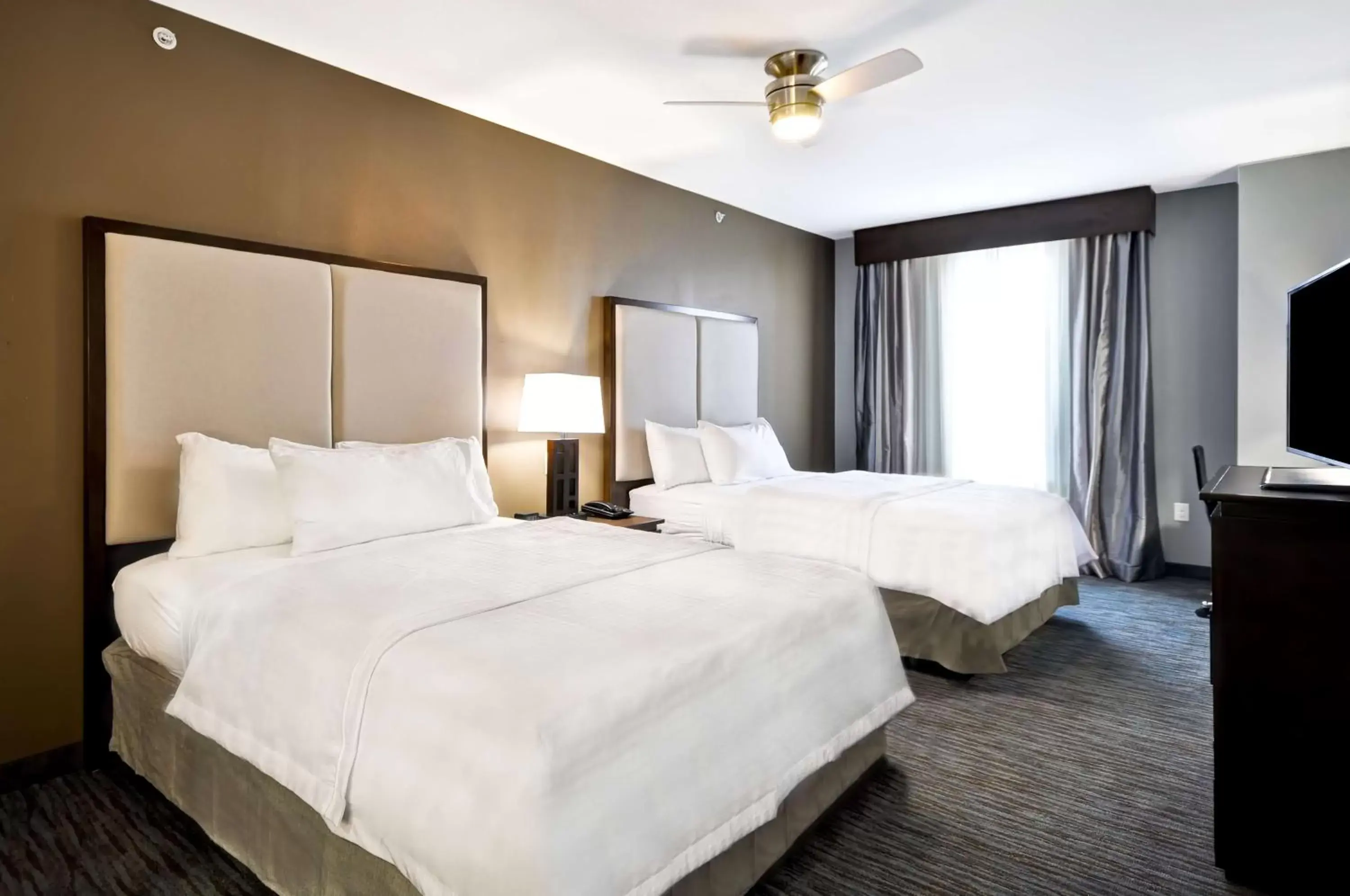 Bed in Homewood Suites by Hilton New Braunfels