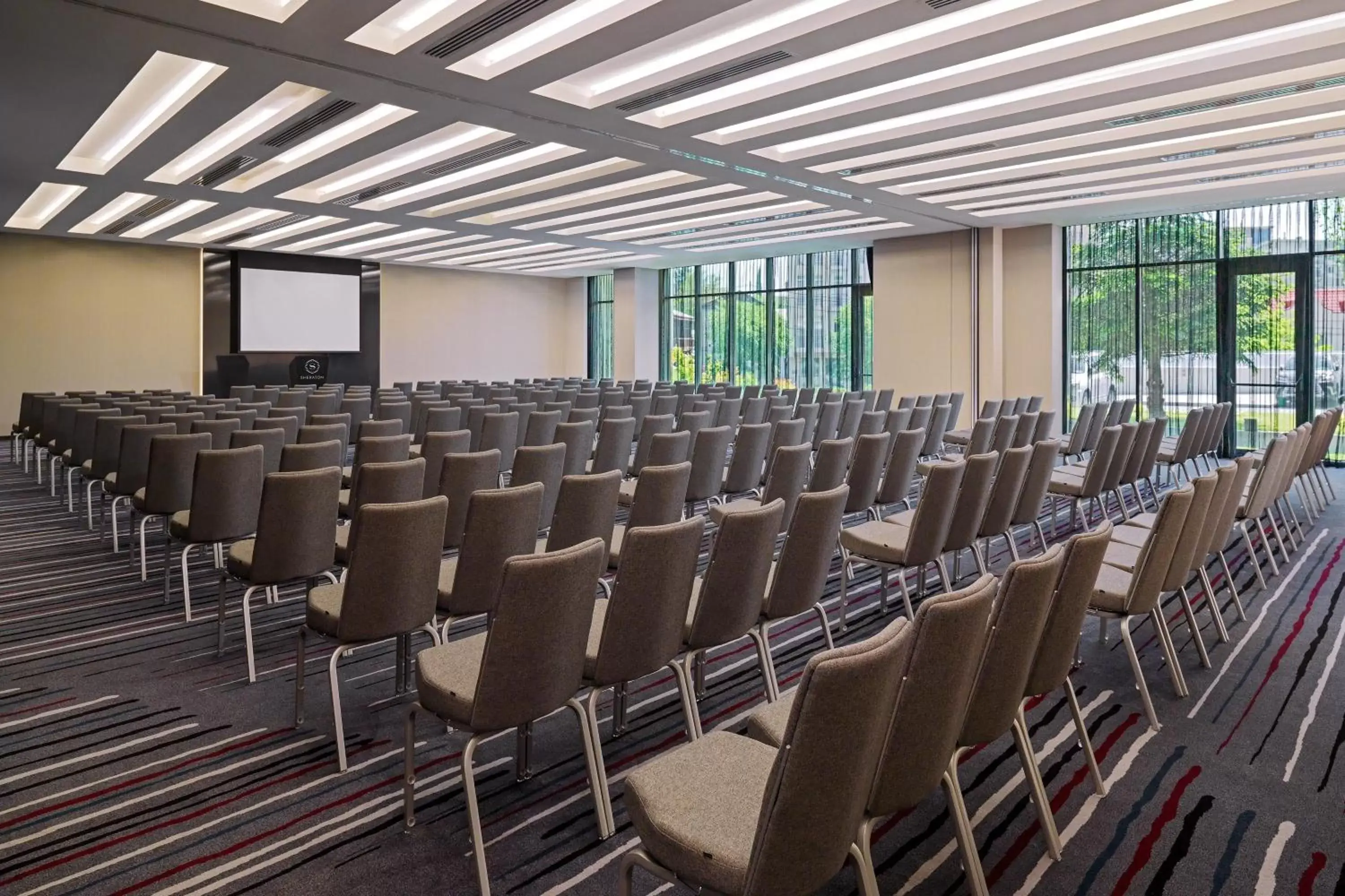 Meeting/conference room in Sheraton Grand Tbilisi Metechi Palace