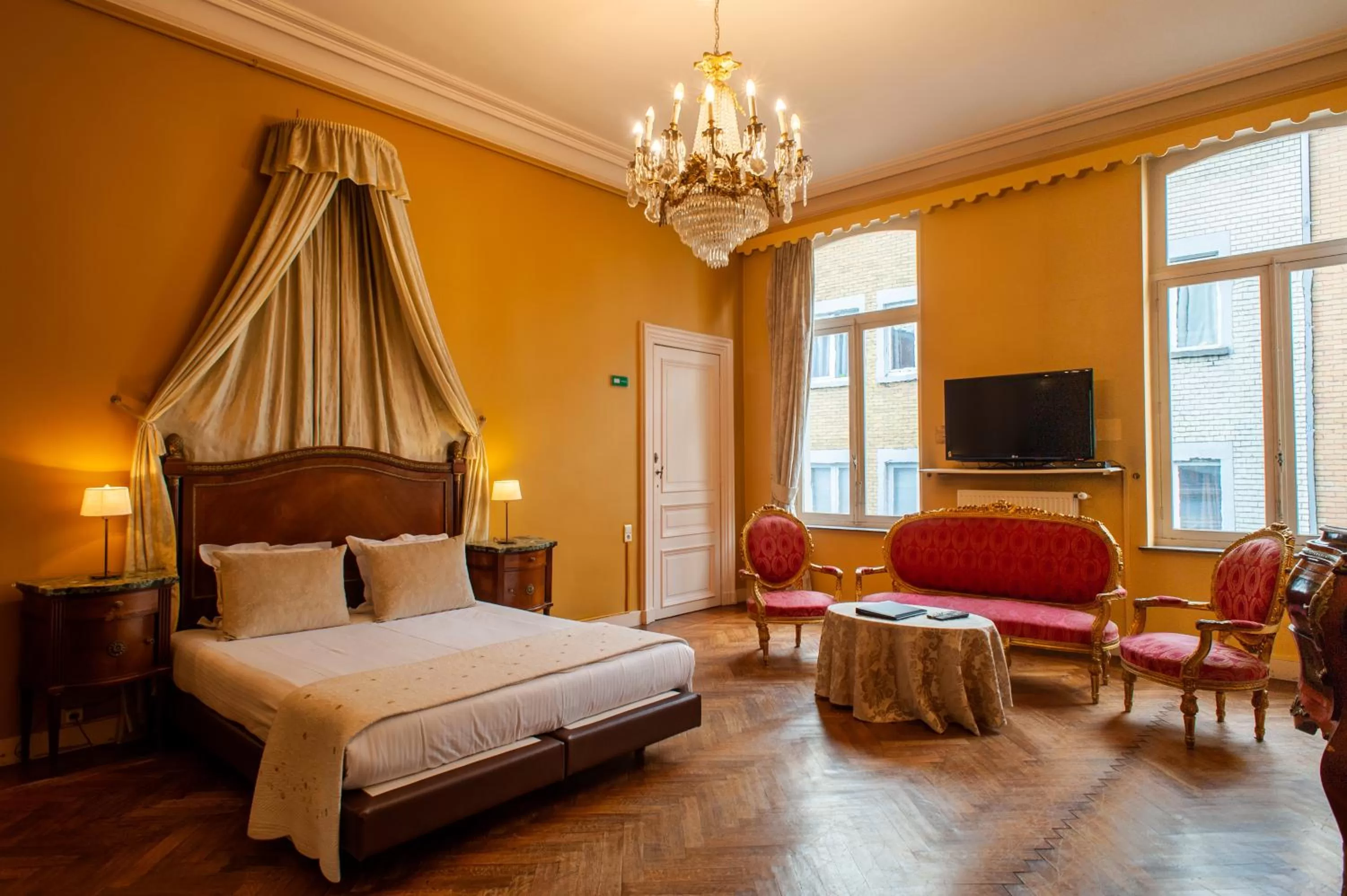Photo of the whole room, Bed in Charme Hotel Hancelot