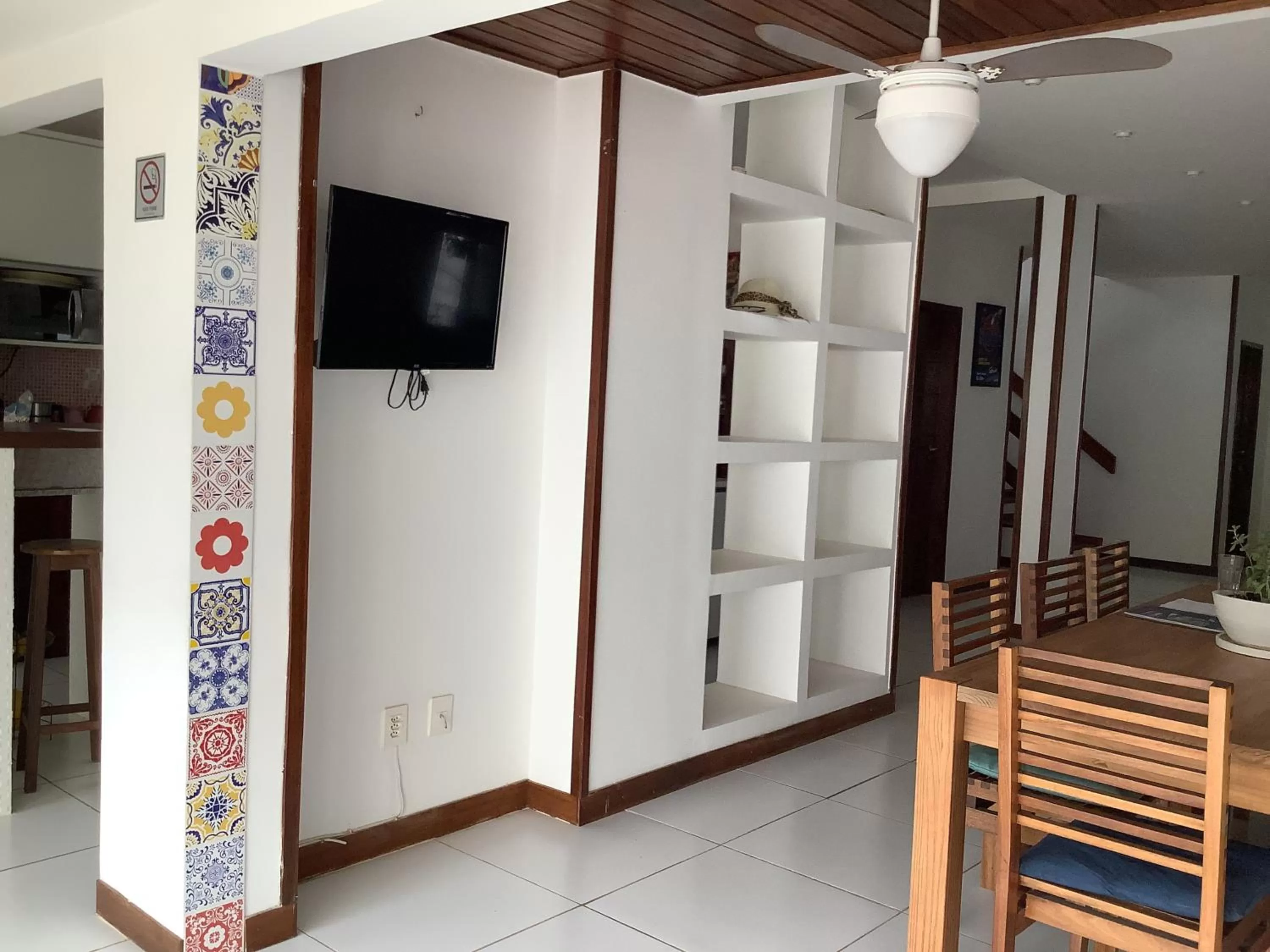 Communal lounge/ TV room, TV/Entertainment Center in Pousada Villa Encantada LGBTQIAPlus