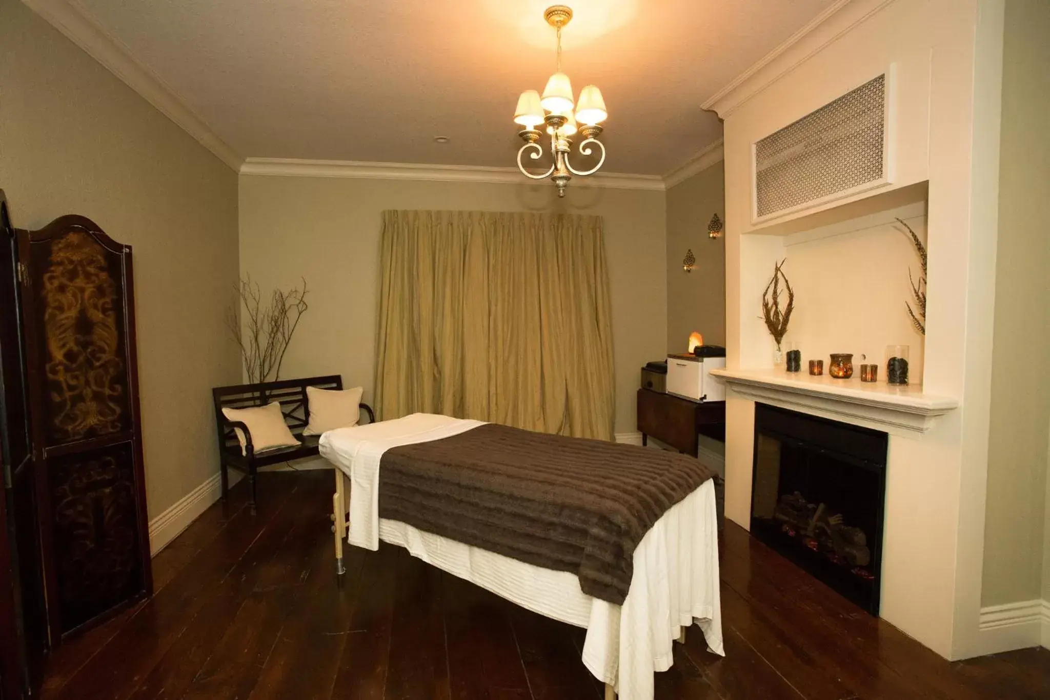 Massage in Niagara Crossing Hotel and Spa