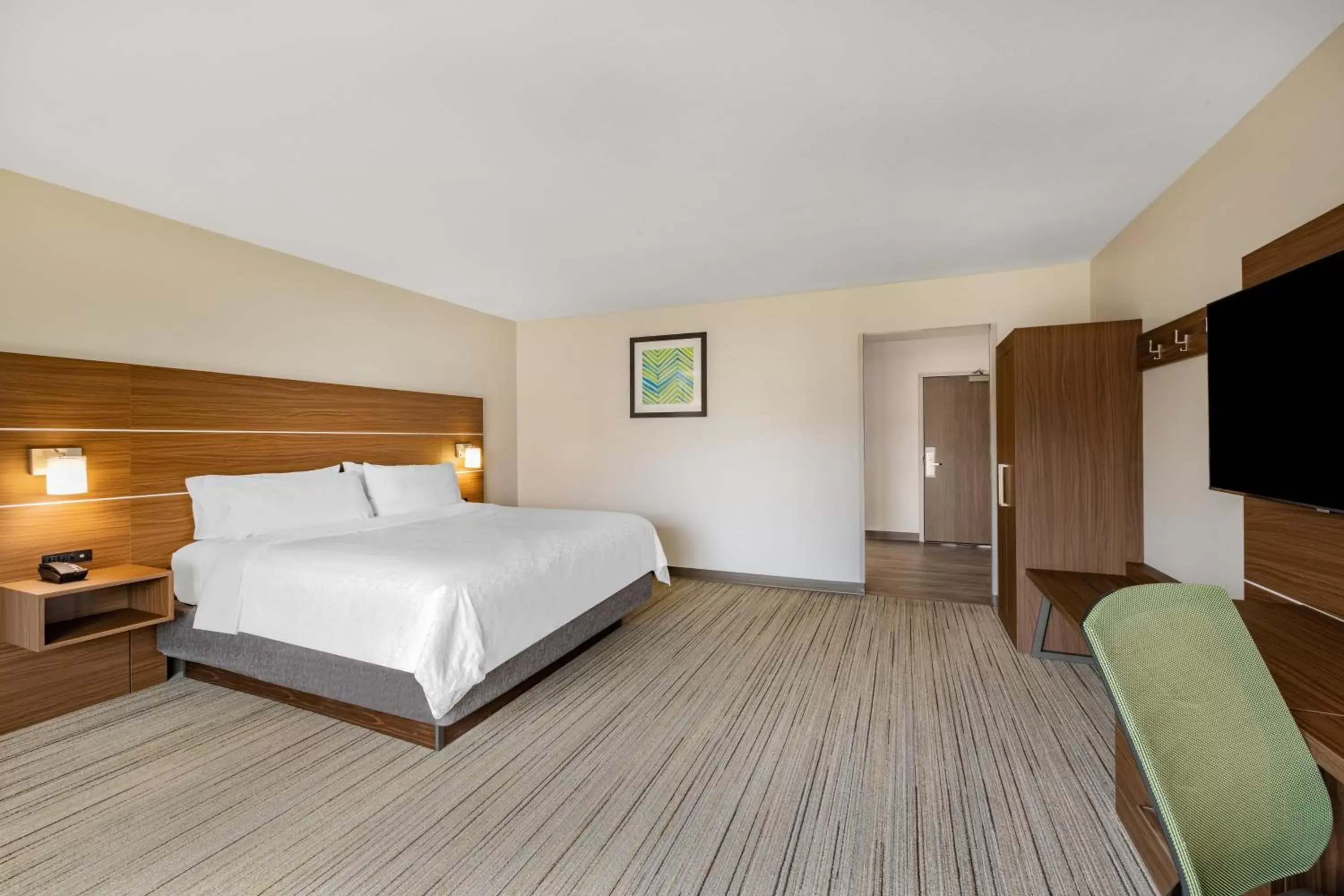 Photo of the whole room, Bed in Holiday Inn Express & Suites - Lincoln Downtown , an IHG Hotel