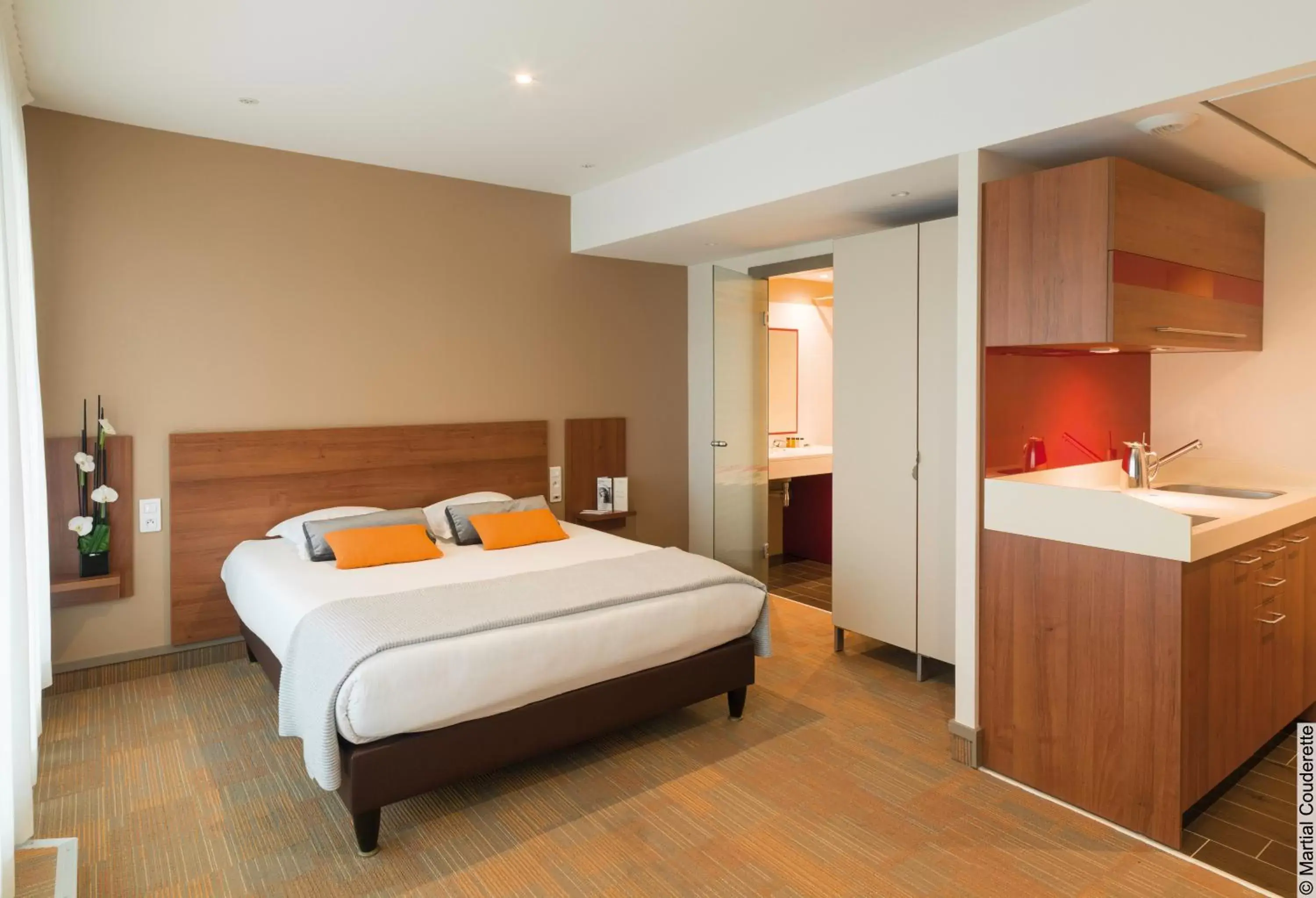 Bedroom, Bed in Hôtel Lyon Métropole