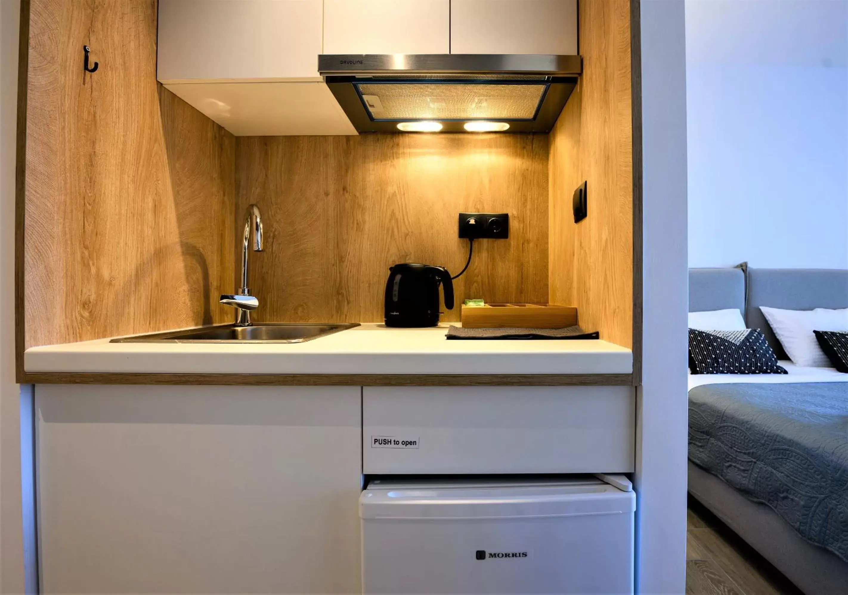 Kitchen or kitchenette, Bathroom in CUBES ON THE BEACH Athens Airport