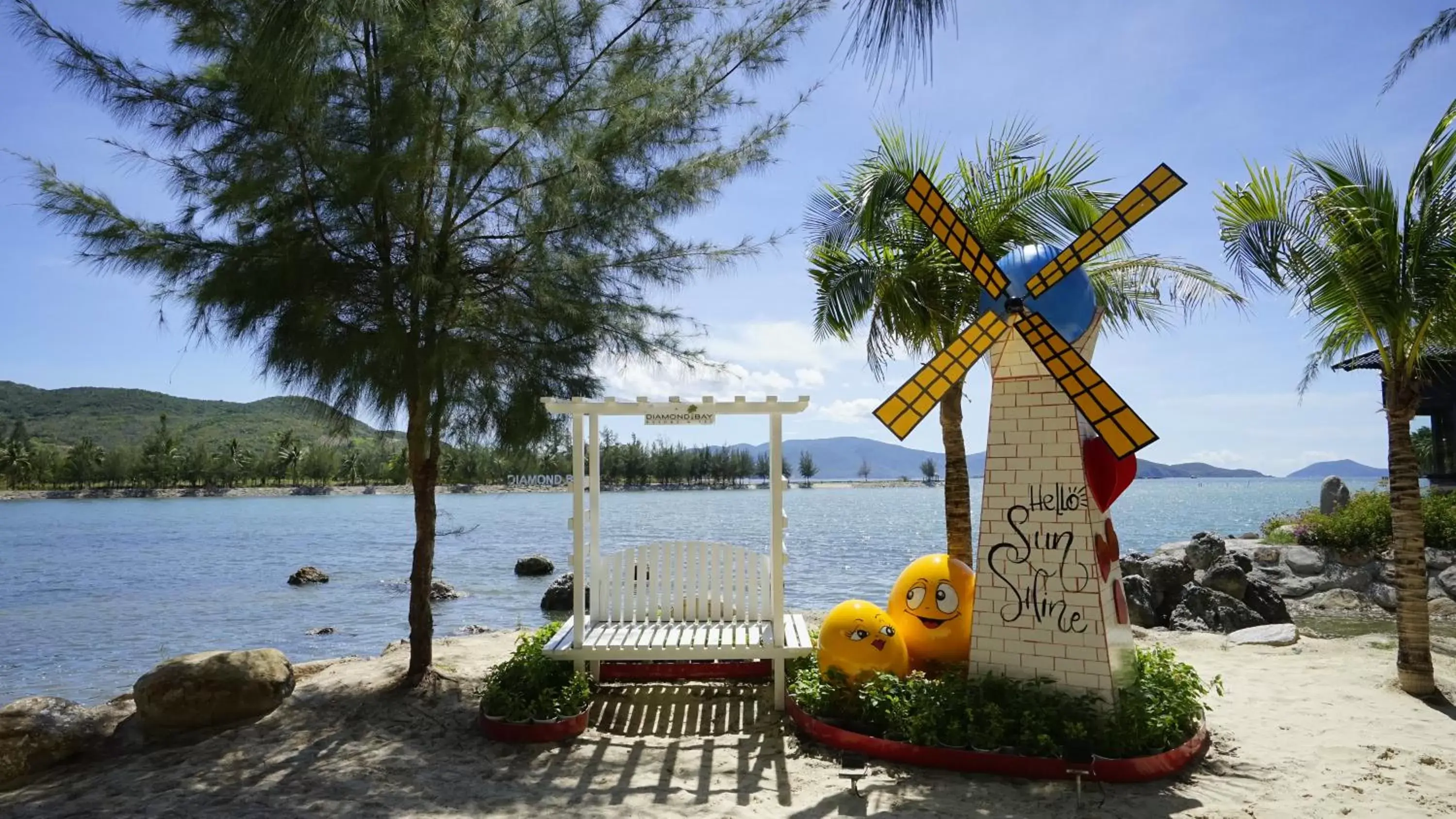 Beach in Diamond Bay Resort & Spa