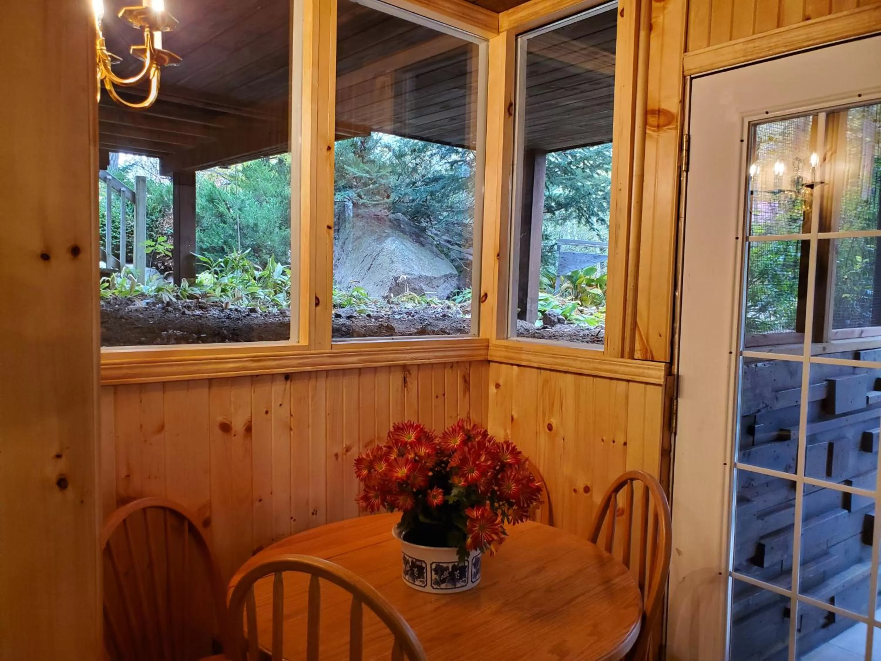 Dining area in Shambhala Bed and Breakfast