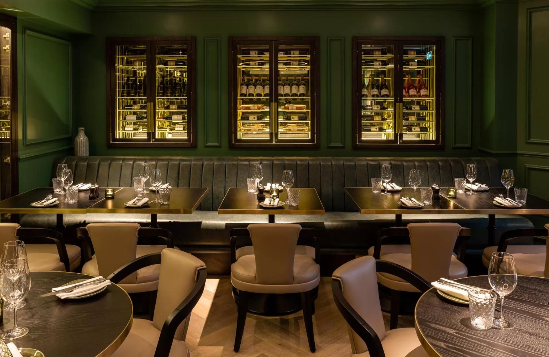 Restaurant/places to eat in 11 Cadogan Gardens and The Apartments by Iconic Luxury Hotels