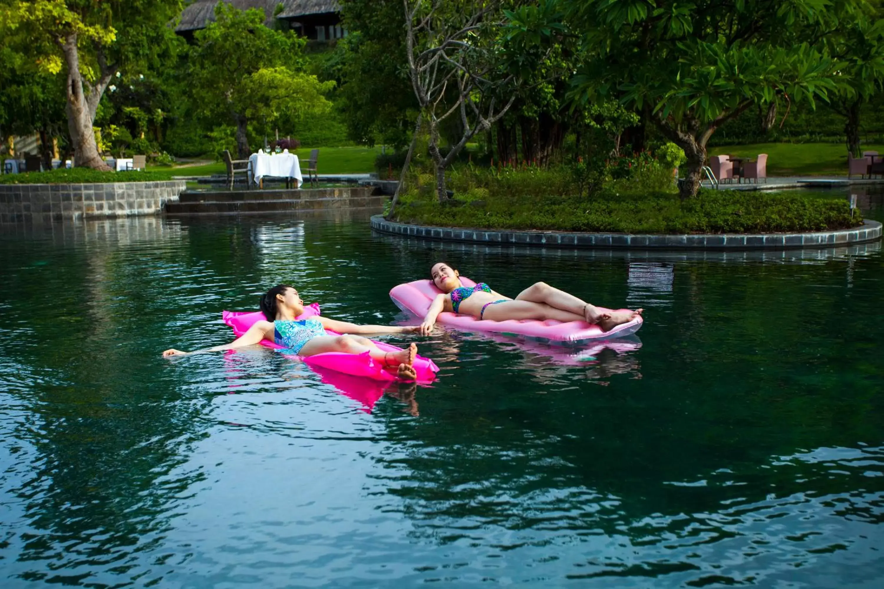 Day, Canoeing in Hon Tam Resort