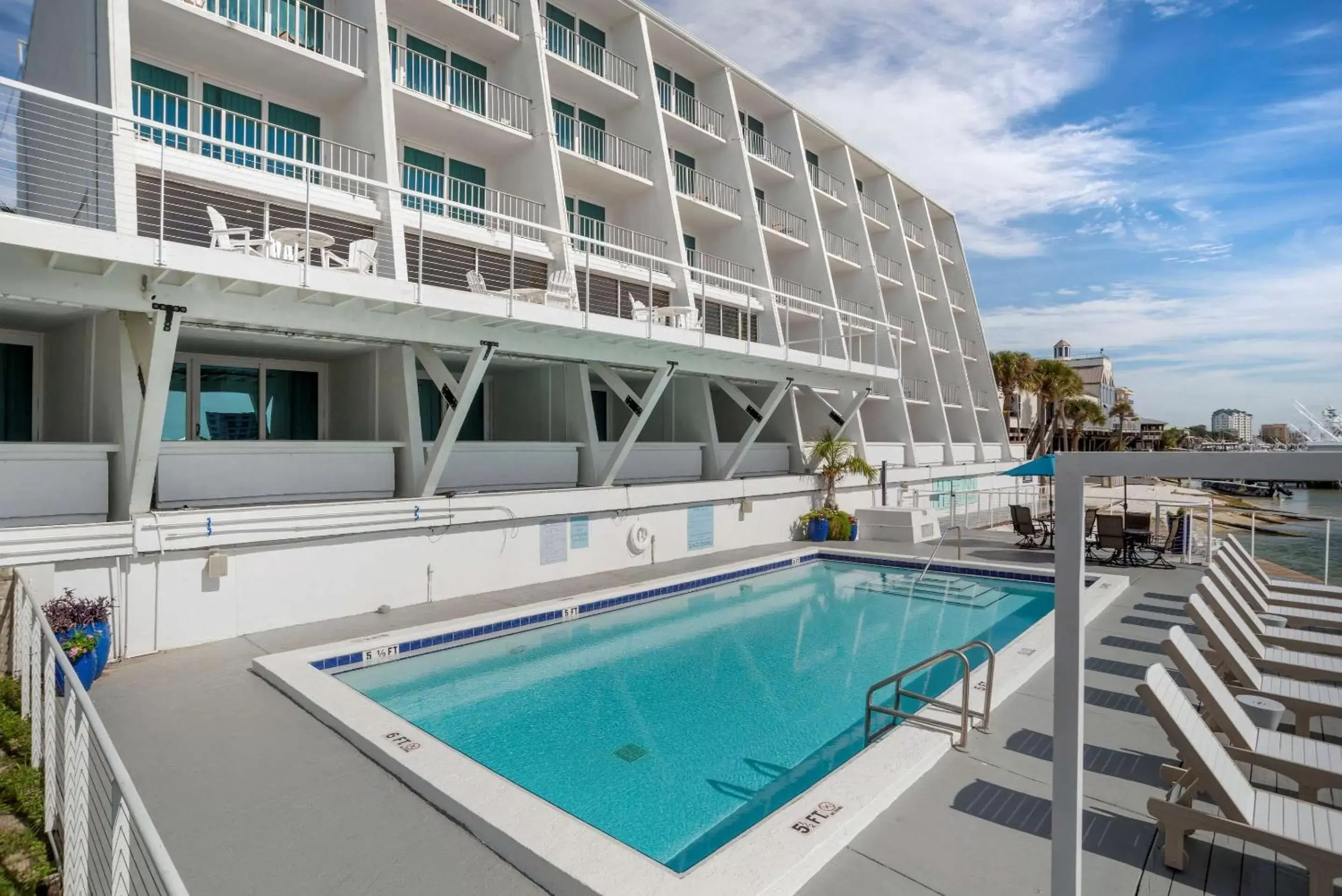 Swimming Pool in Inn on Destin Harbor, Ascend Hotel Collection