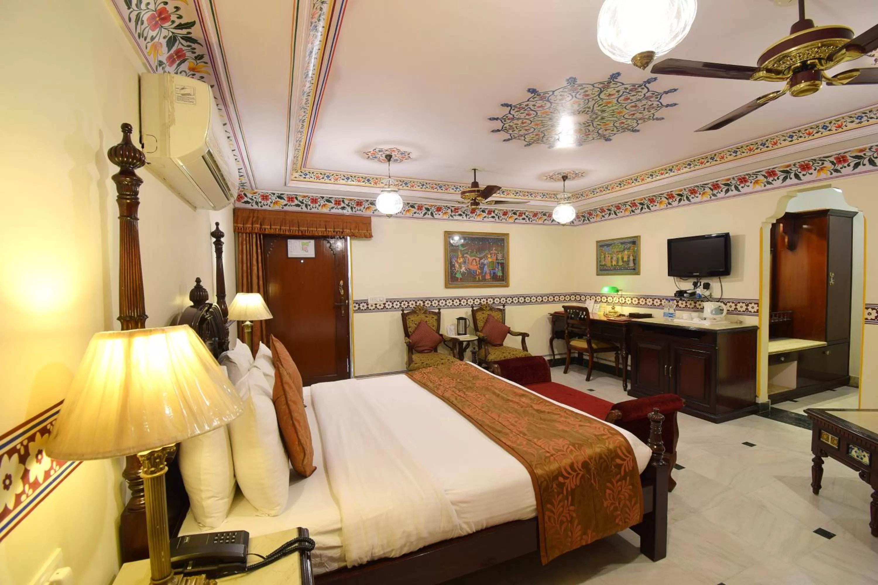 Photo of the whole room in Umaid Bhawan - A Heritage Style Boutique Hotel