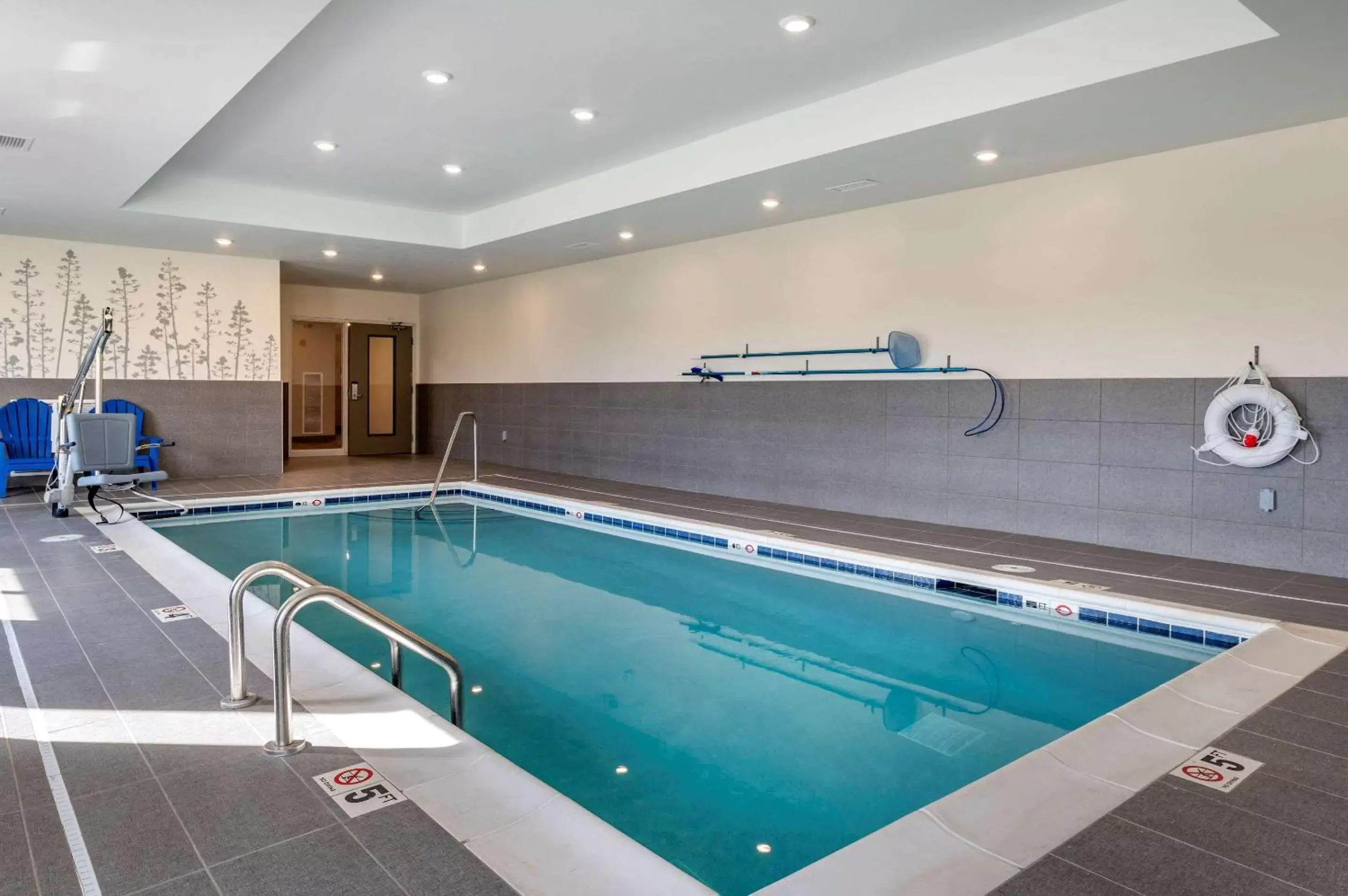 Activities, Swimming Pool in MainStay Suites