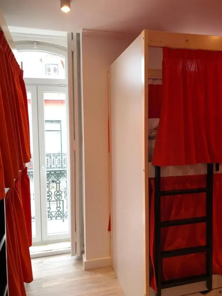 bunk bed in Be Lisbon Hostel Intendente