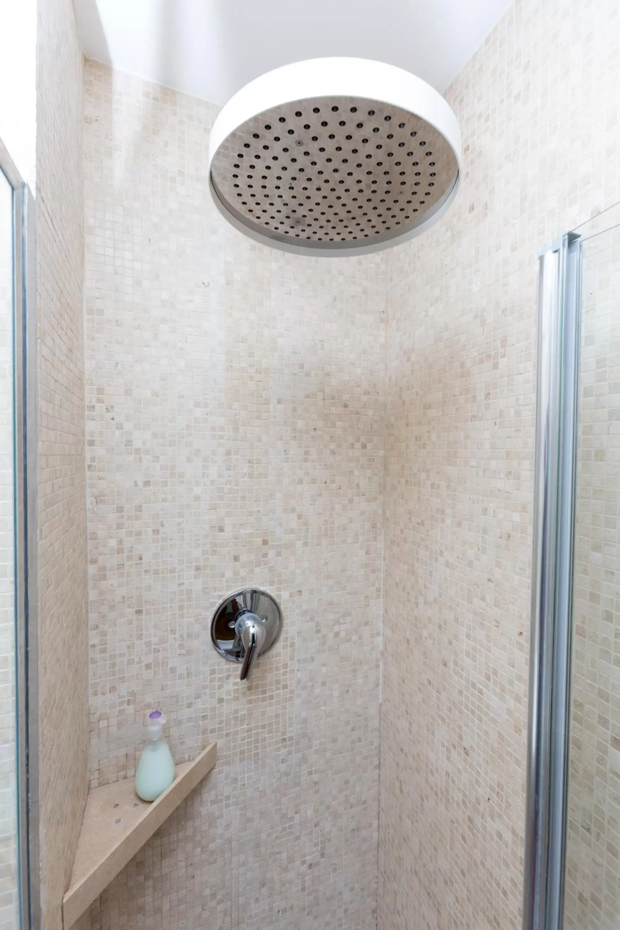 Shower, Bathroom in DomusAmor Colosseo
