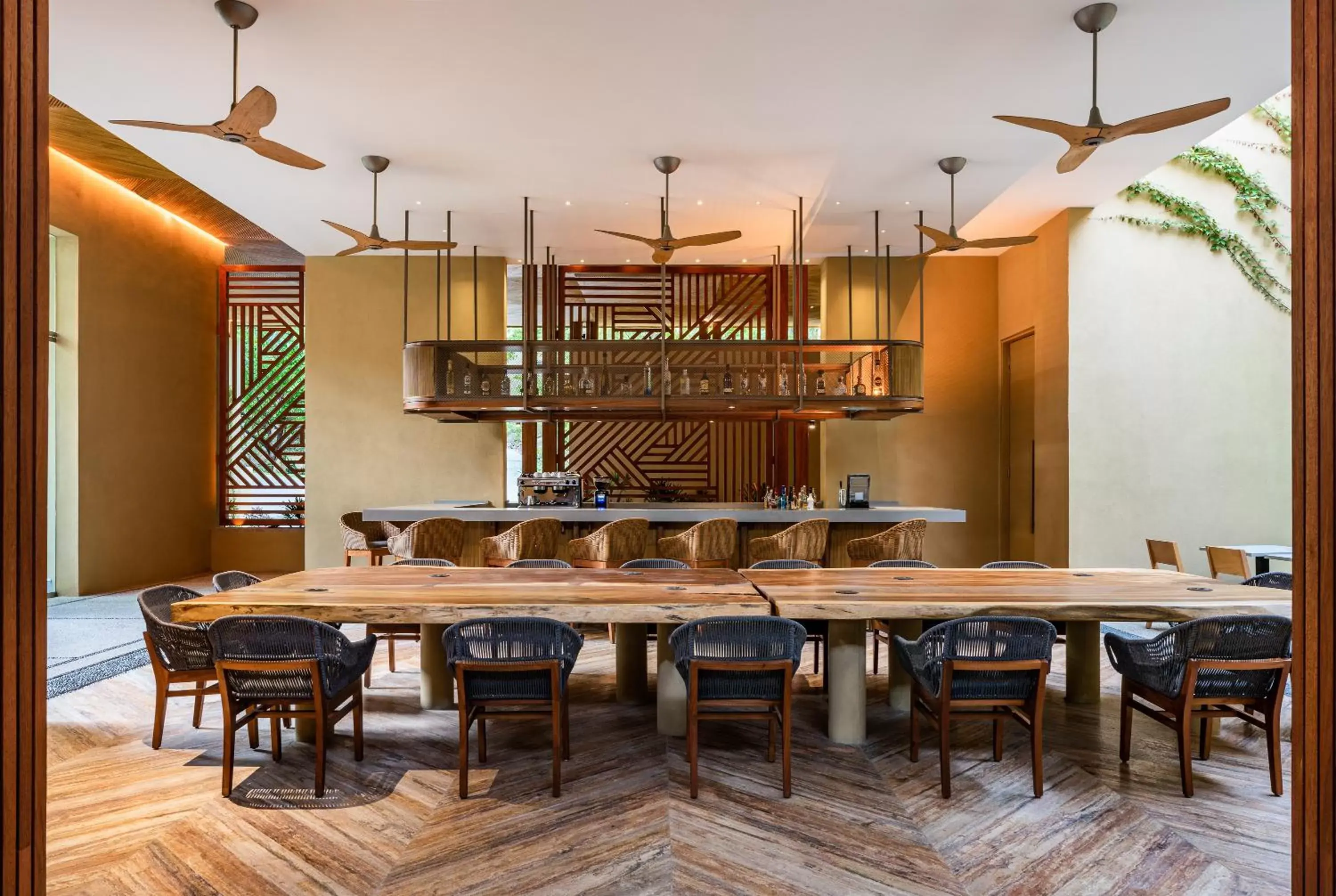 Lounge or bar, Dining Area in Delta Hotels by Marriott Riviera Nayarit, an All-Inclusive Resort