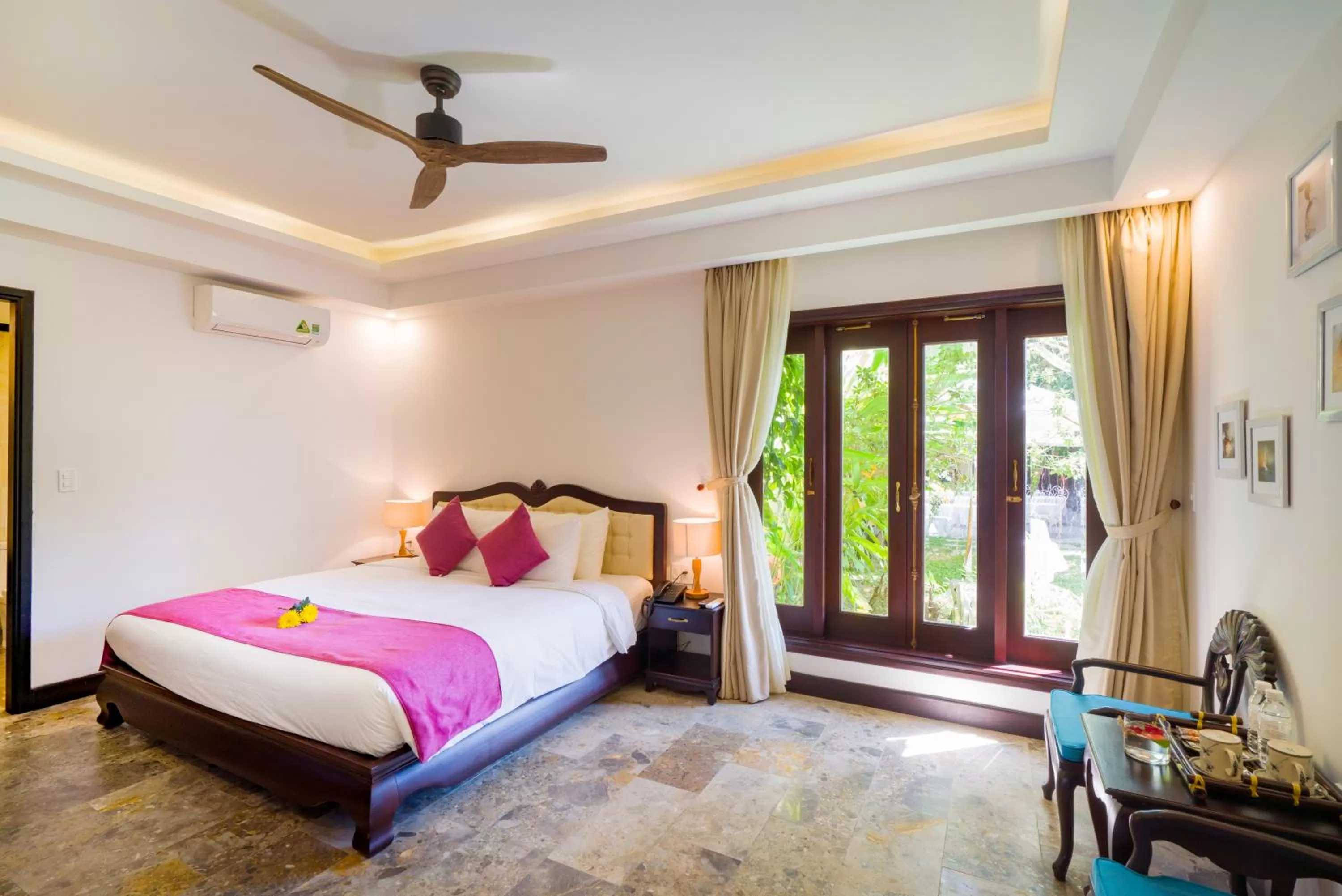 Photo of the whole room, Bed in Hoian Central Hotel