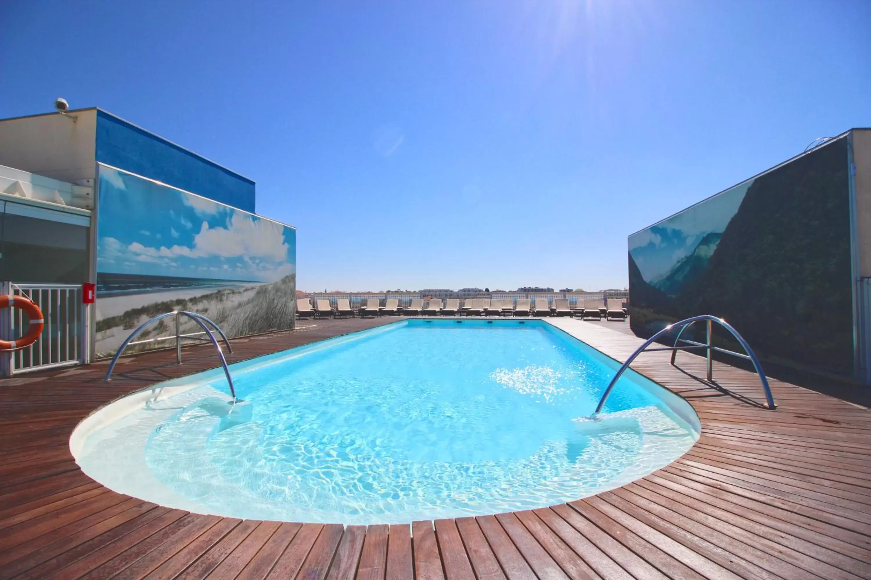 Patio, Swimming Pool in Radisson Blu Hotel Biarritz