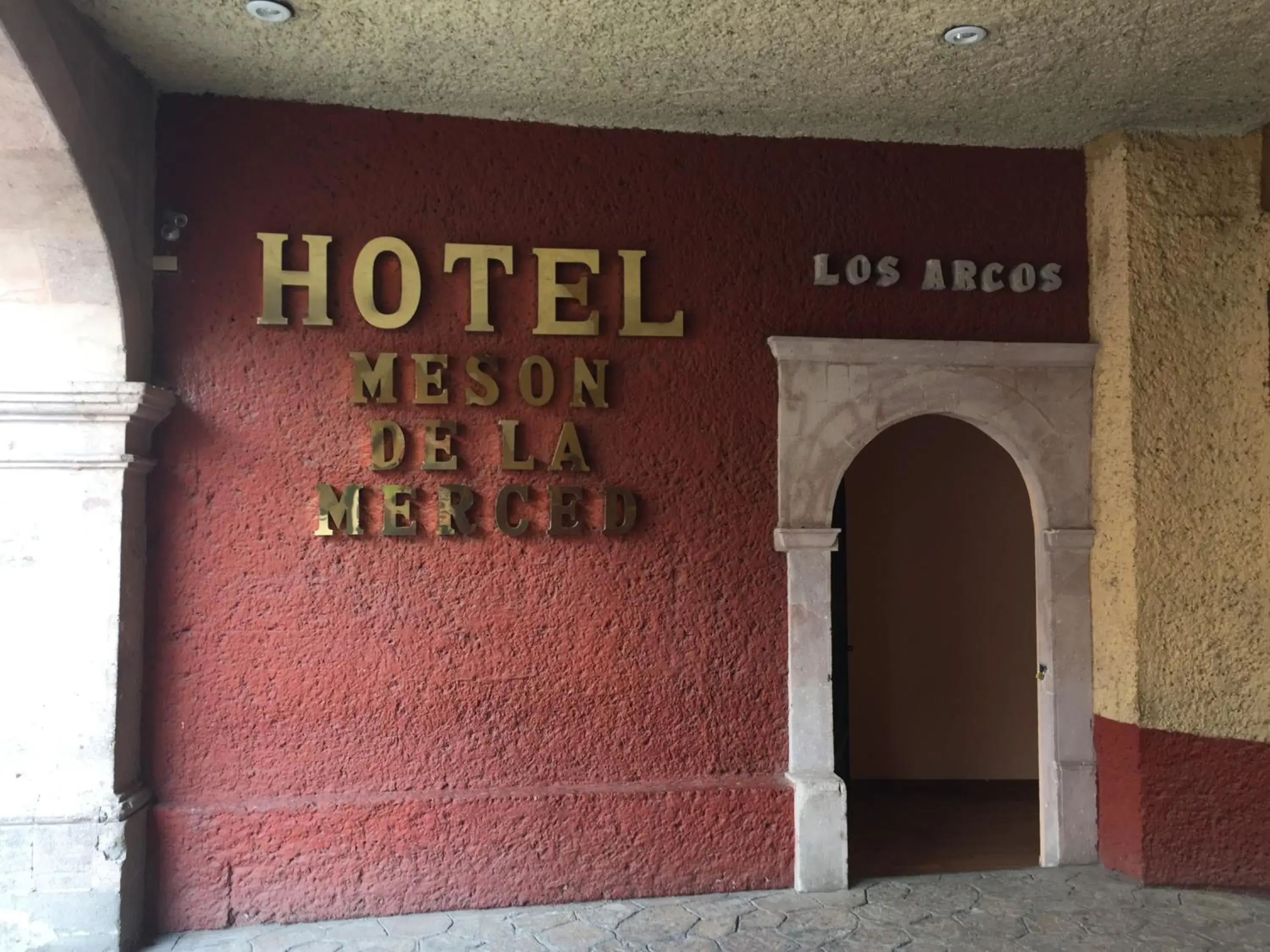 Facade/entrance in Meson De La Merced