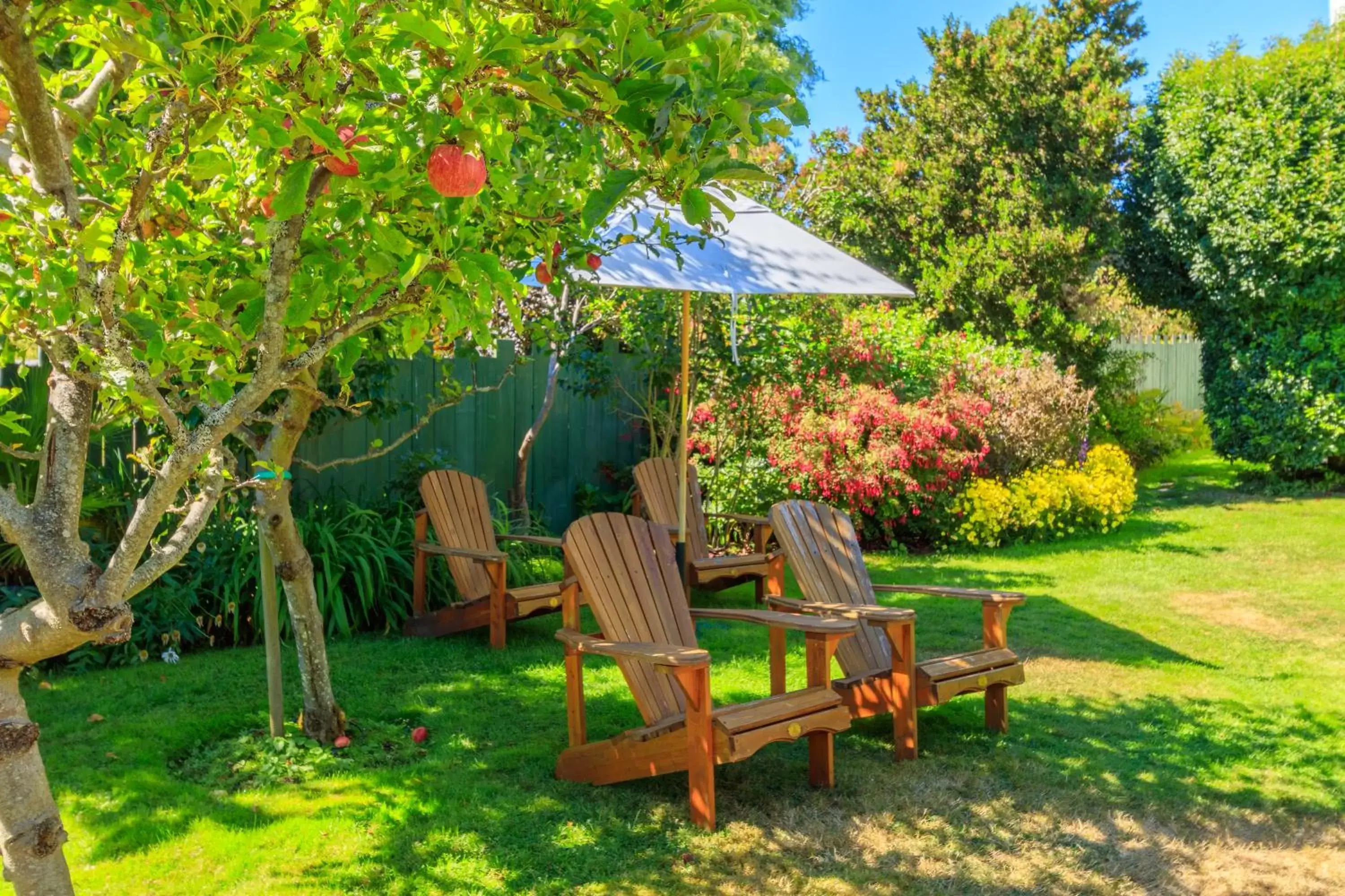 Garden view in Fairholme Manor Inn