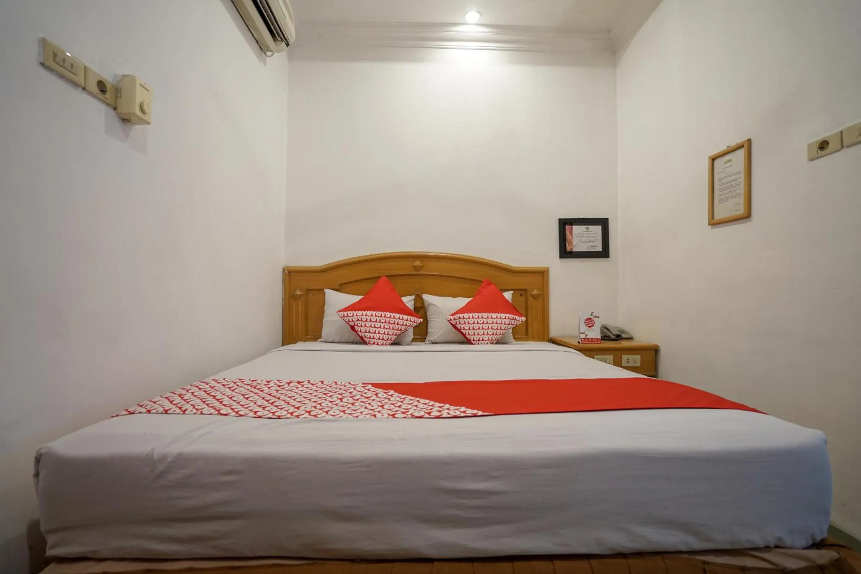Bedroom, Bed in OYO 1173 Hotel Shofa Marwah