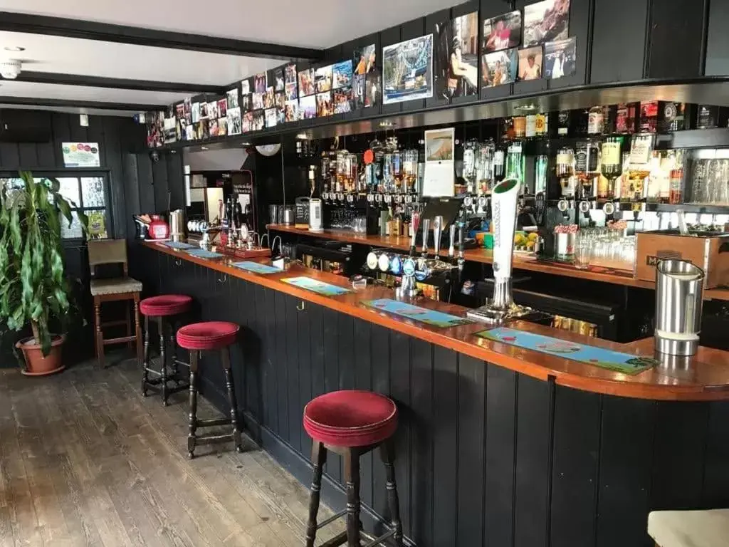 Lounge/Bar in The Swordfish Inn