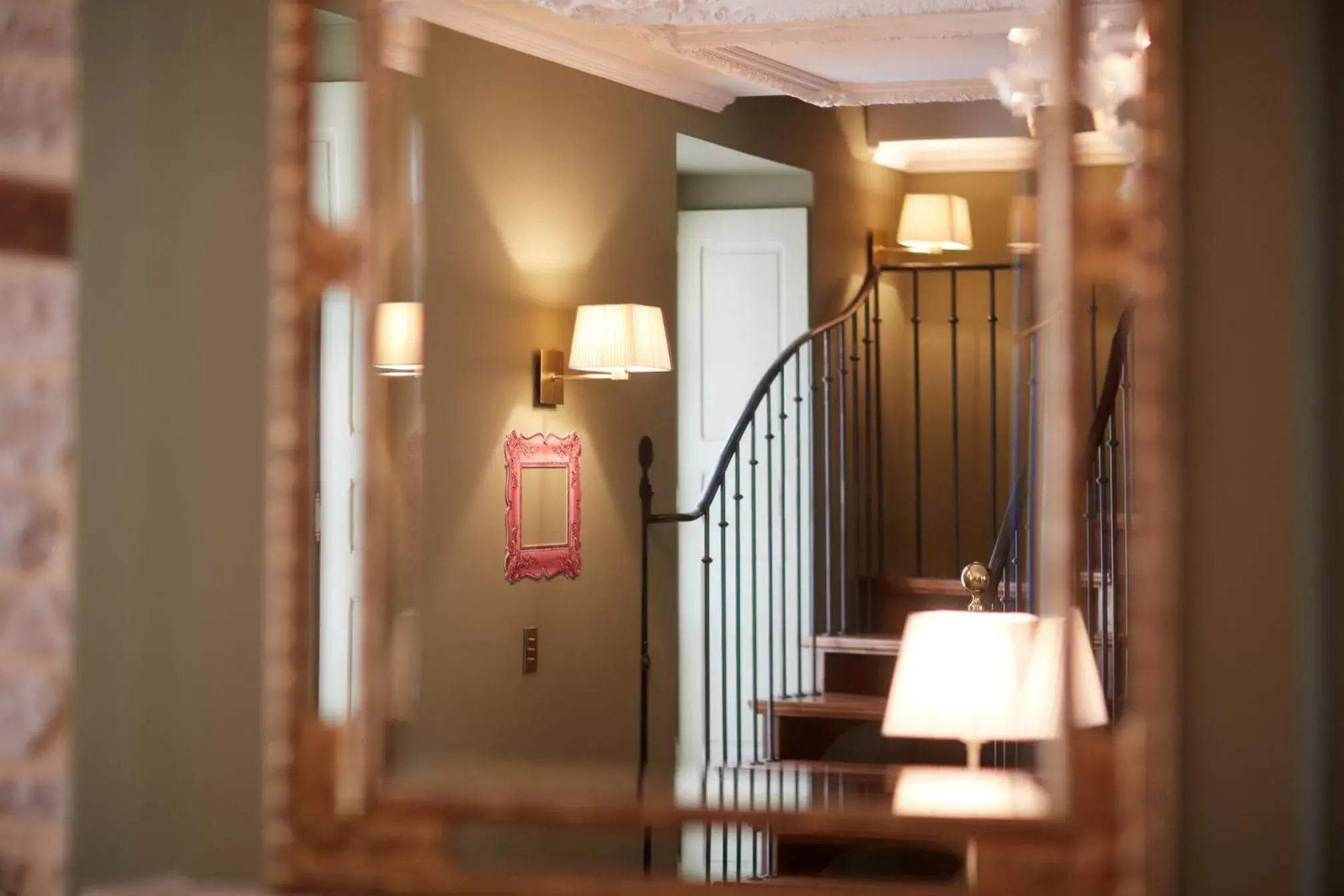 Decorative detail, Lobby/Reception in Le Clos Sainte-Marguerite - Chez les Fatien