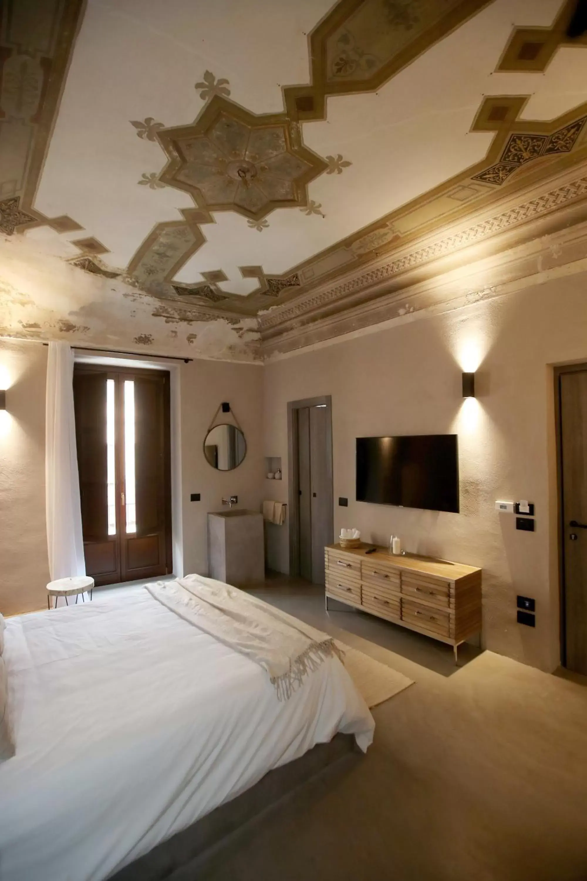 Bed in Casa Nostra Luxury Suites