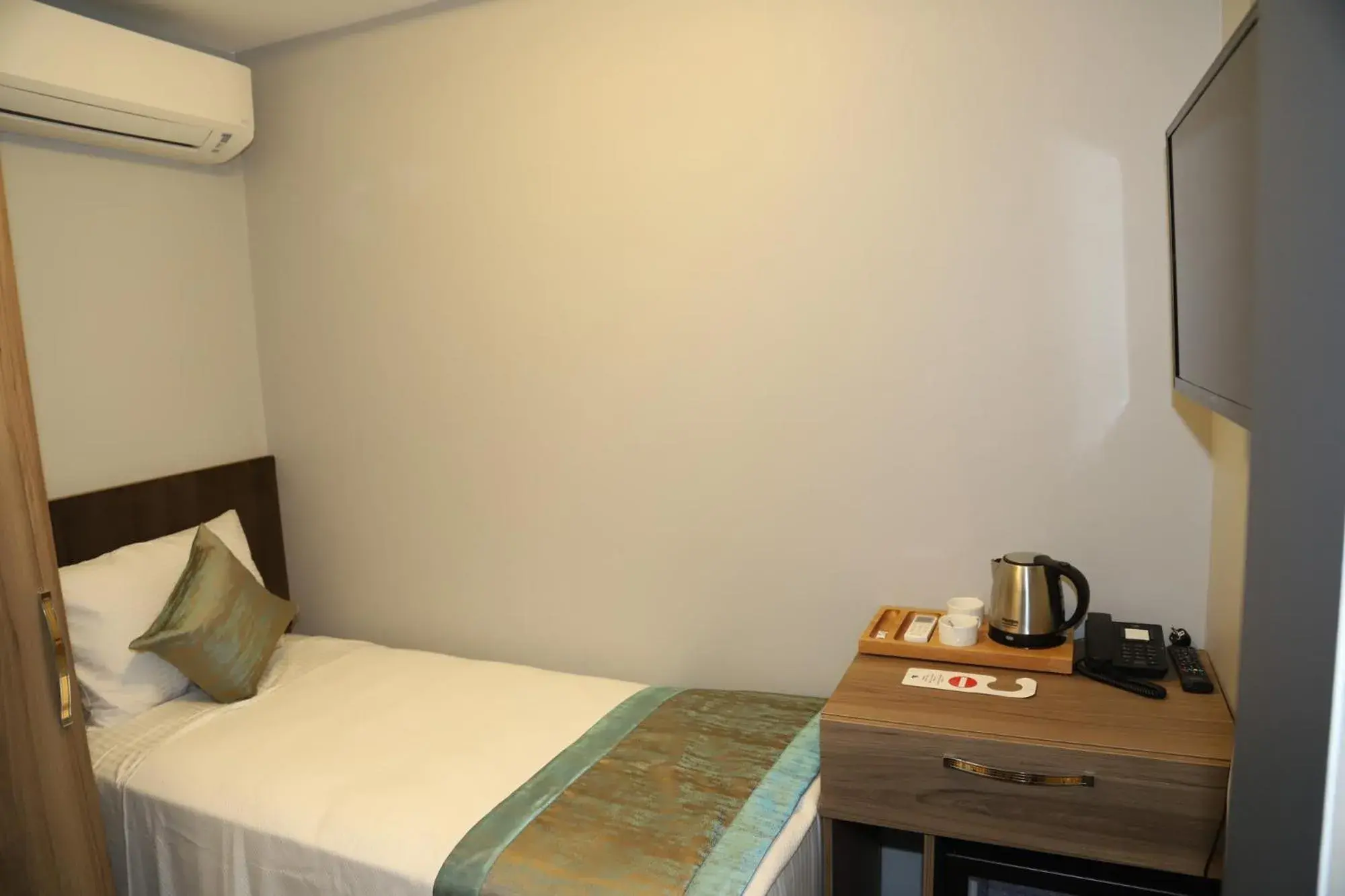 Economy Single Room - single occupancy in Grand Kavi Hotel Economy Single Room - single occupancy in Grand Kavi Hotel