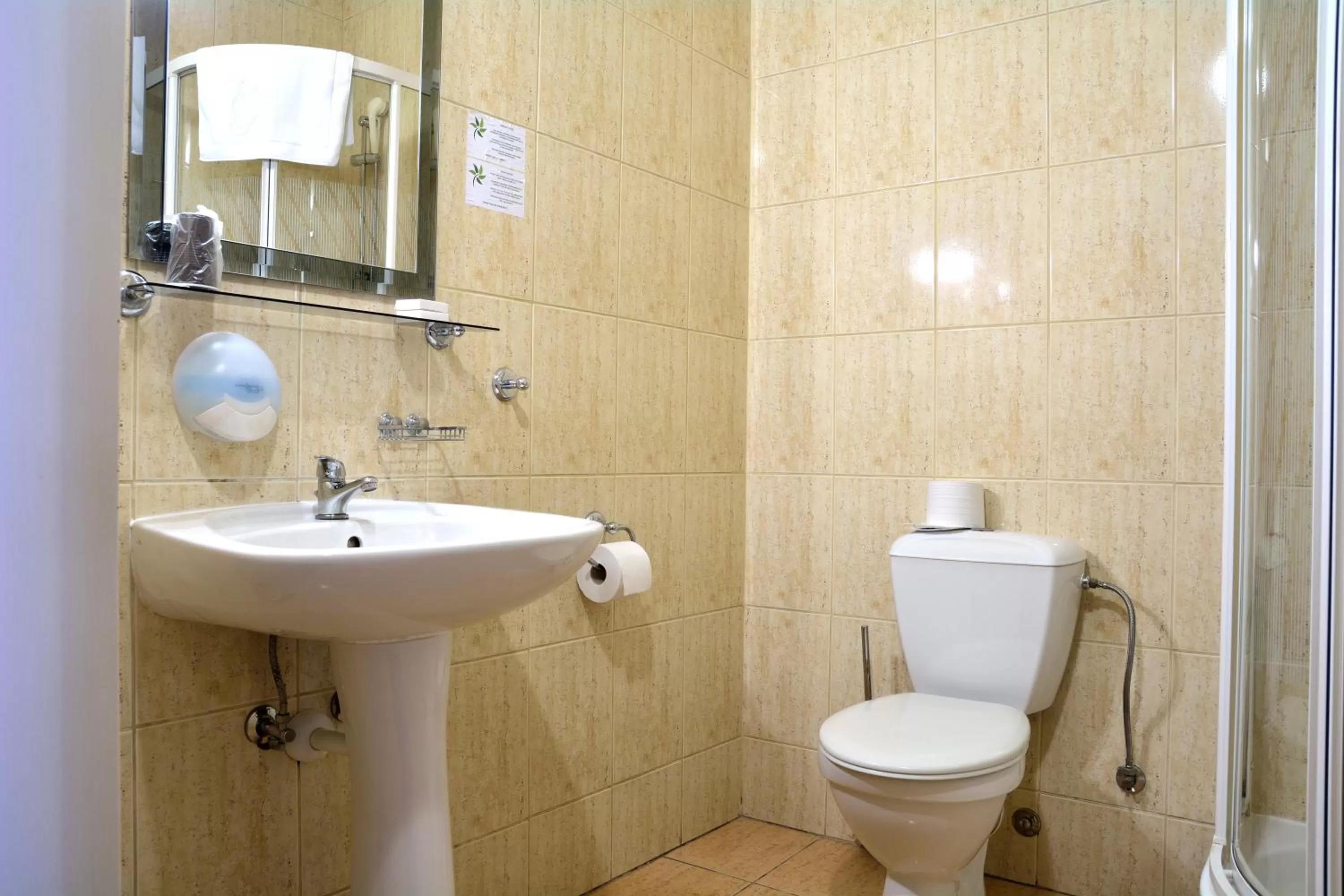 Bathroom in Nobilton Hotel