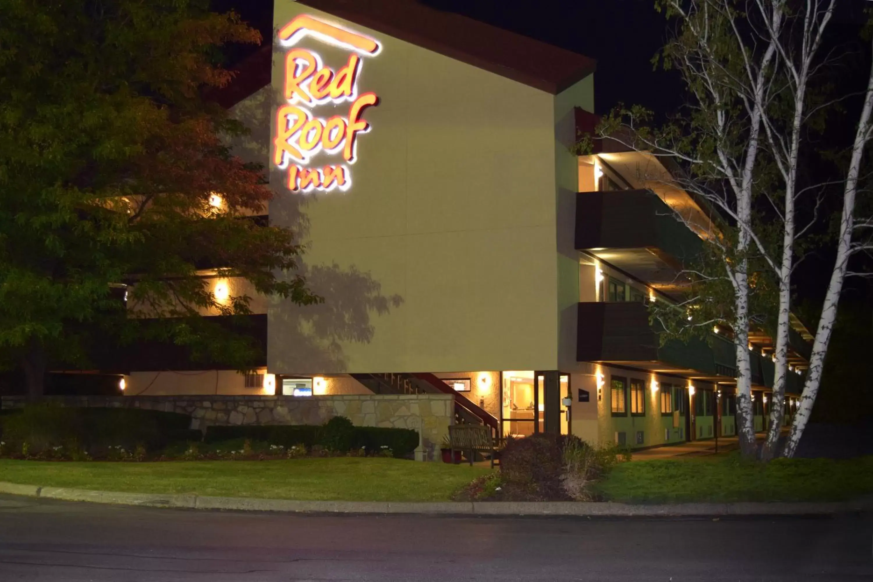 Property building in Red Roof Inn Syracuse Property building in Red Roof Inn Syracuse
