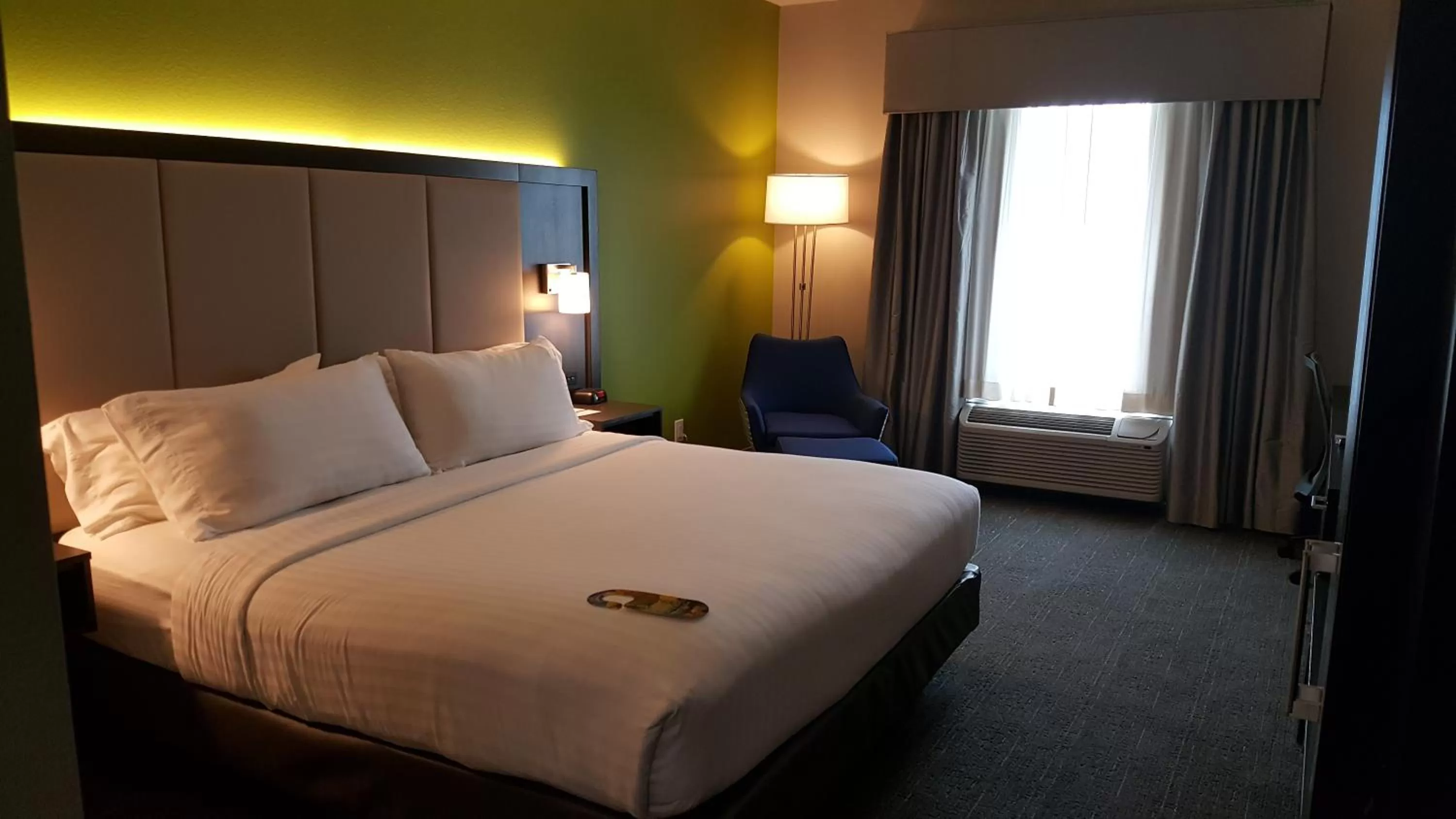 Photo of the whole room, Bed in Holiday Inn Express Pearland by IHG