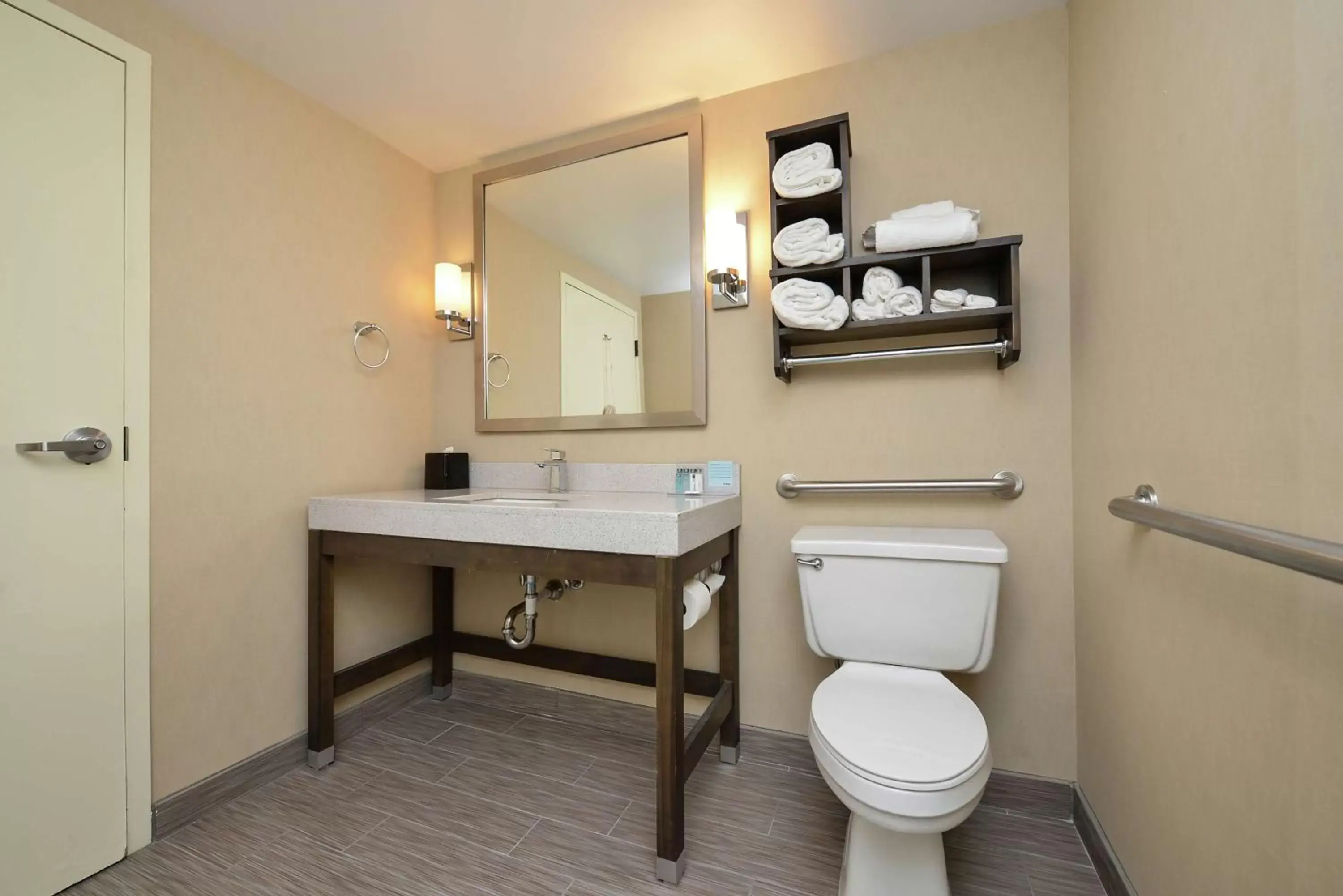 Photo of the whole room, Bathroom in Hampton Inn Northwood