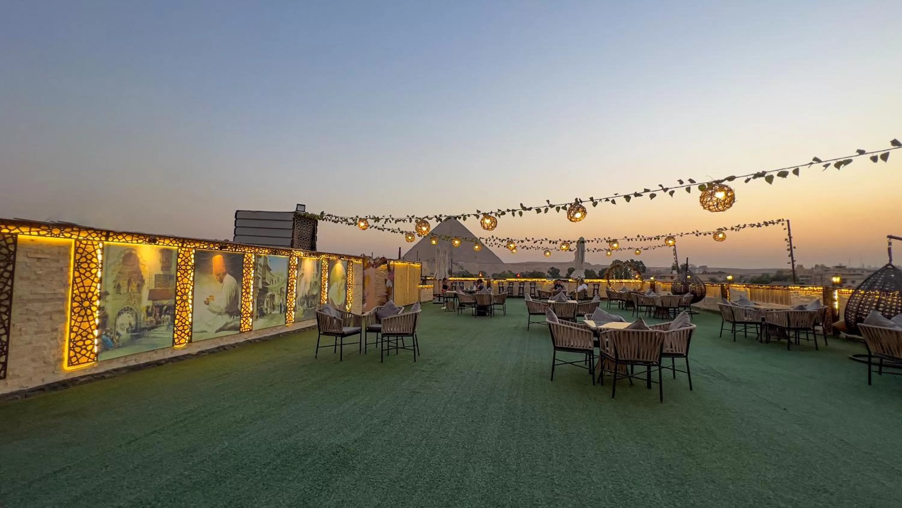 Natural landscape, Restaurant/Places to Eat in King Cheops Inn - Pyramid View