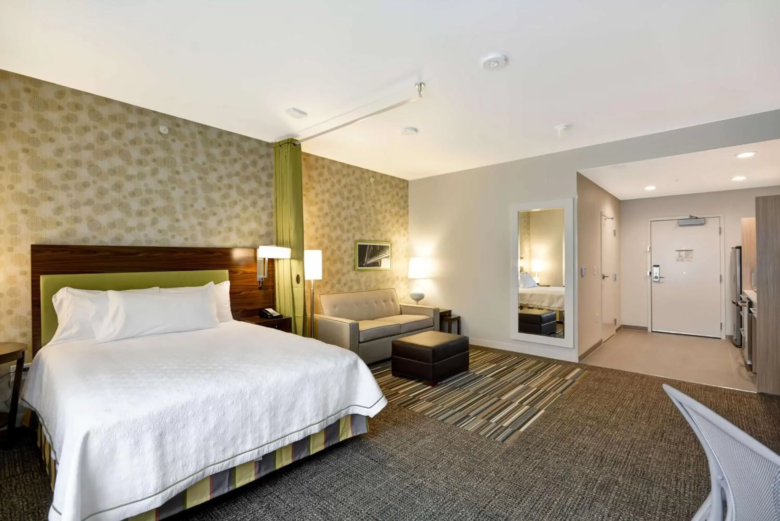 Bed in Home2 Suites by Hilton Dallas Downtown at Baylor Scott & White