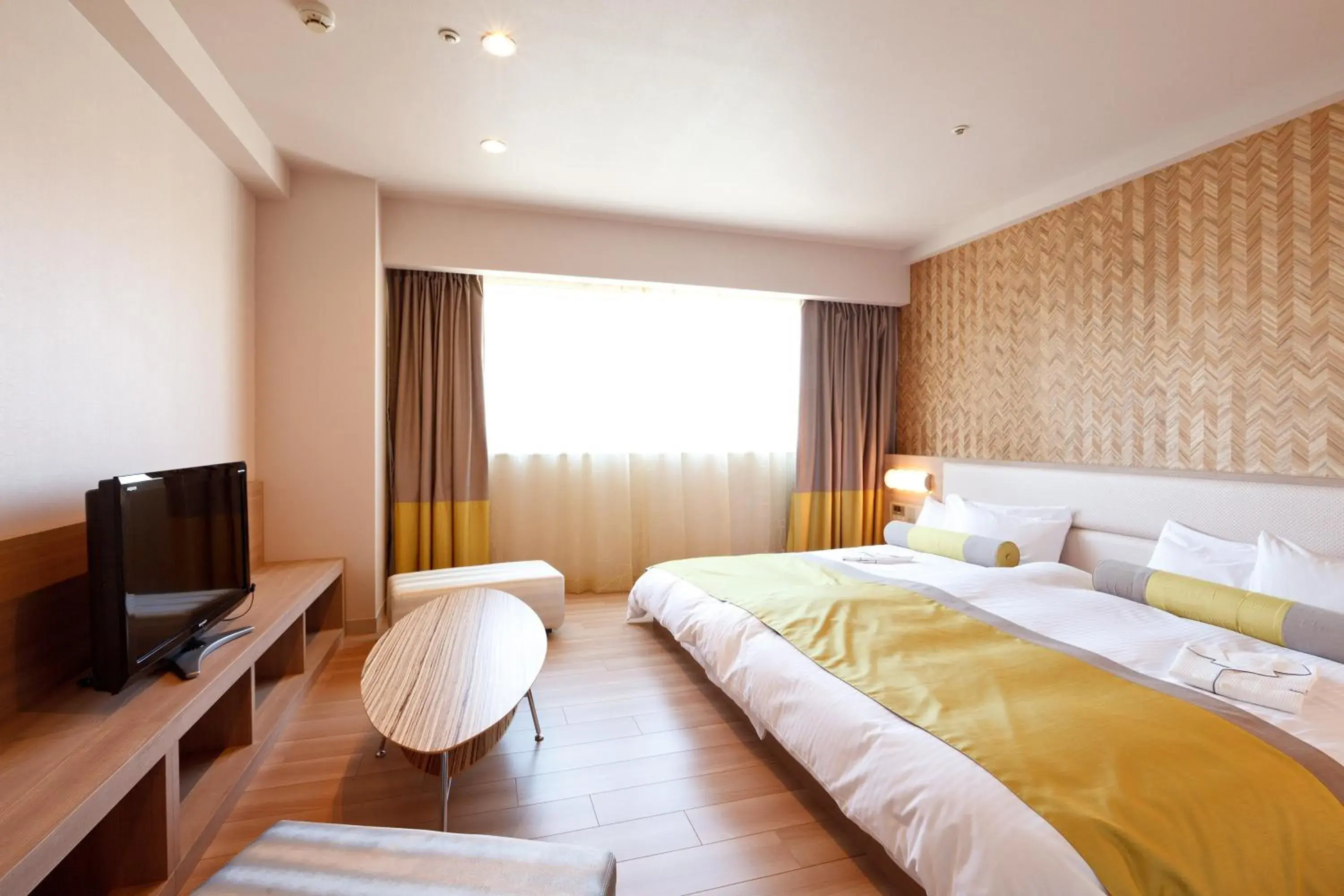 Photo of the whole room, Bed in Kusatsu Estopia Hotel