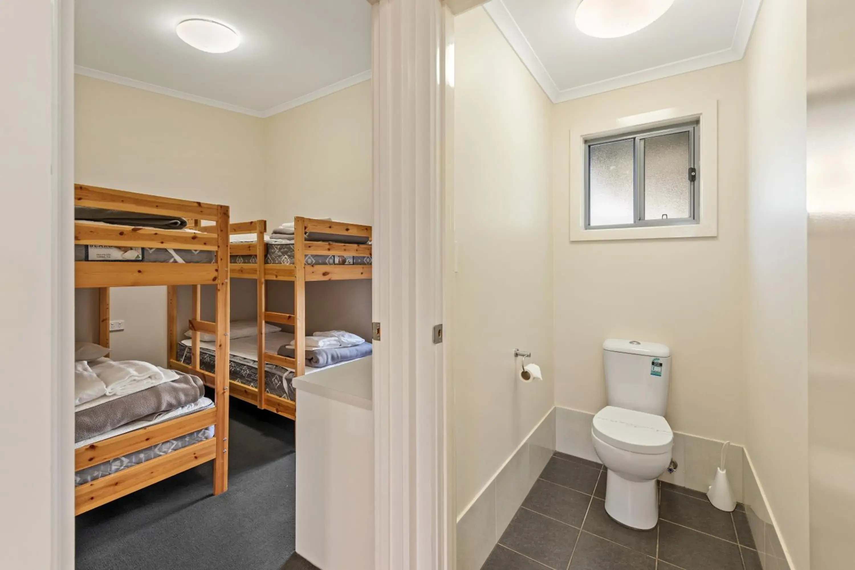 Toilet, Bunk Bed in Discovery Parks - Lake Bonney