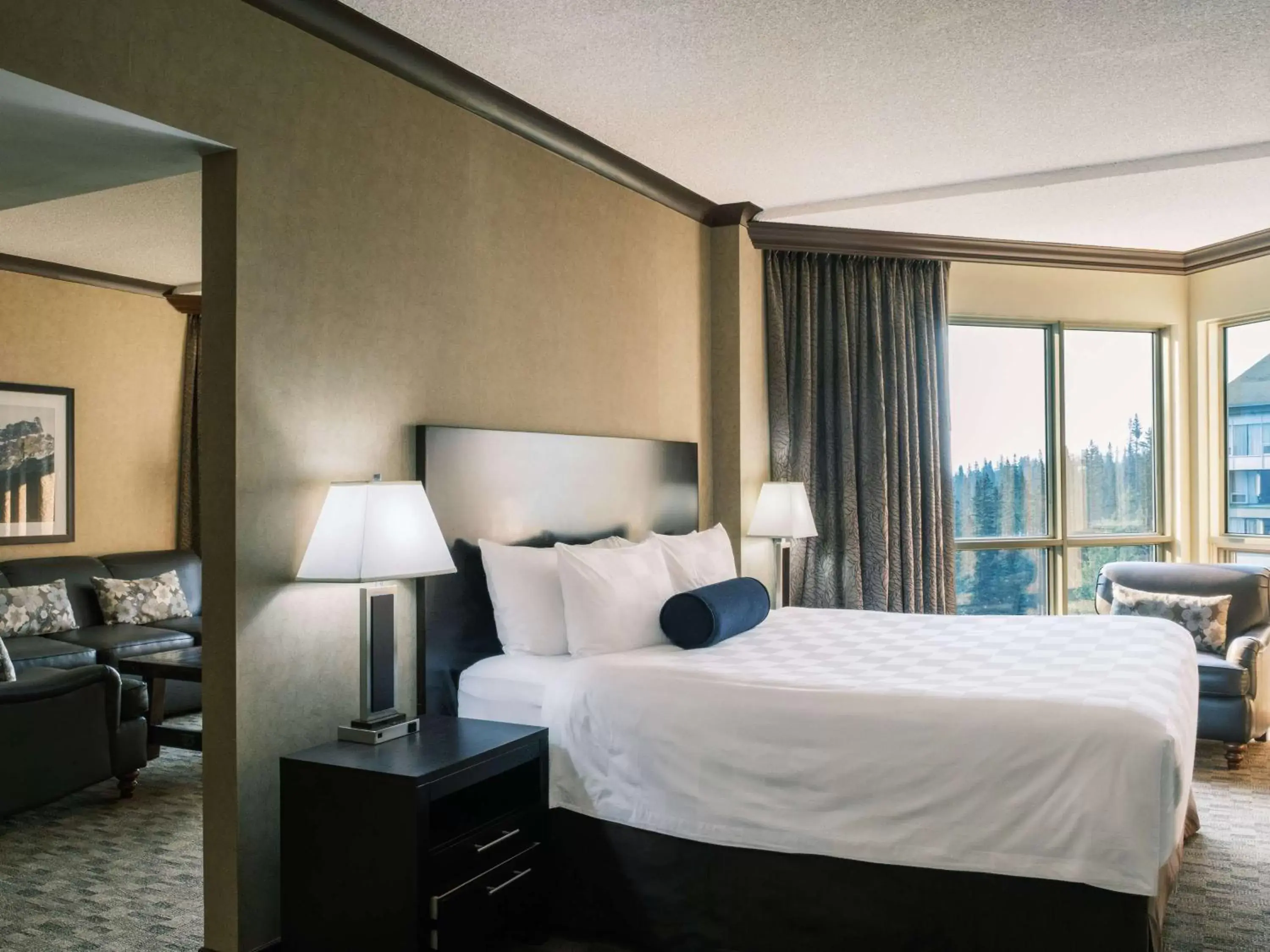 Deluxe King Room with View in Rimrock Resort Hotel