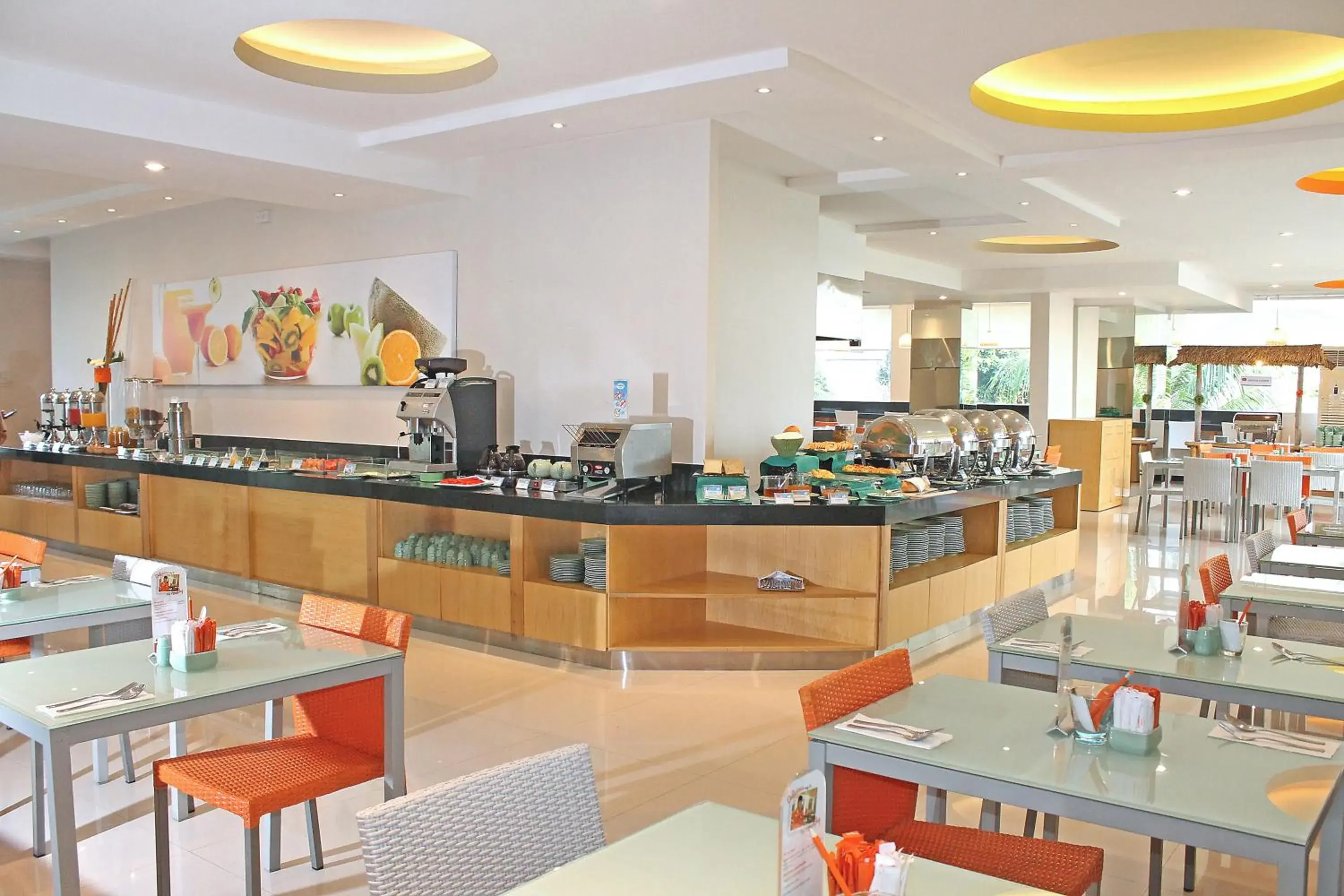 Restaurant/Places to Eat in HOTEL and RESIDENCES Riverview Kuta - Bali (Associated HARRIS)