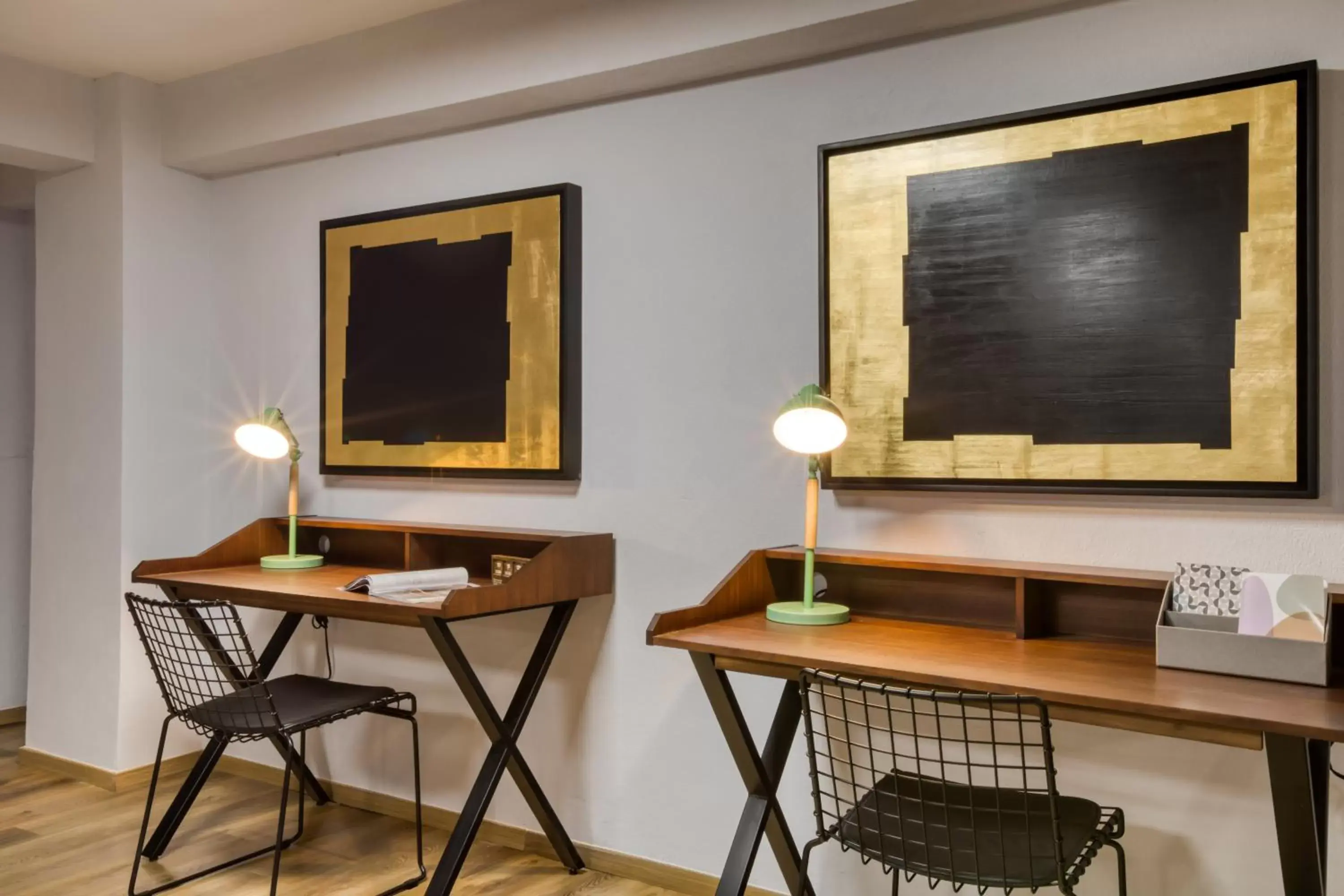 Business facilities, TV/Entertainment Center in ULIV Florencia