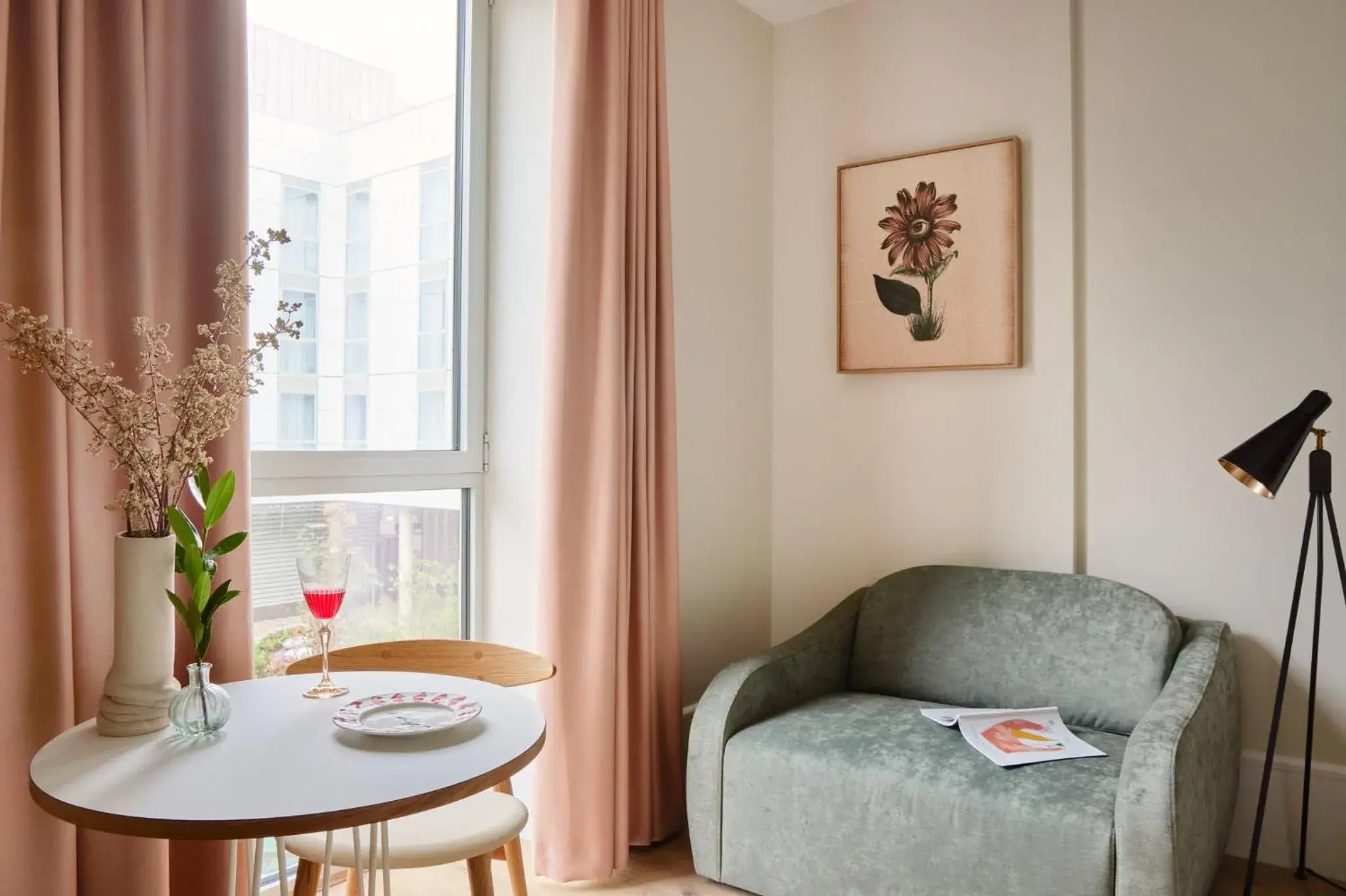 Living room, Seating Area in Turing Locke