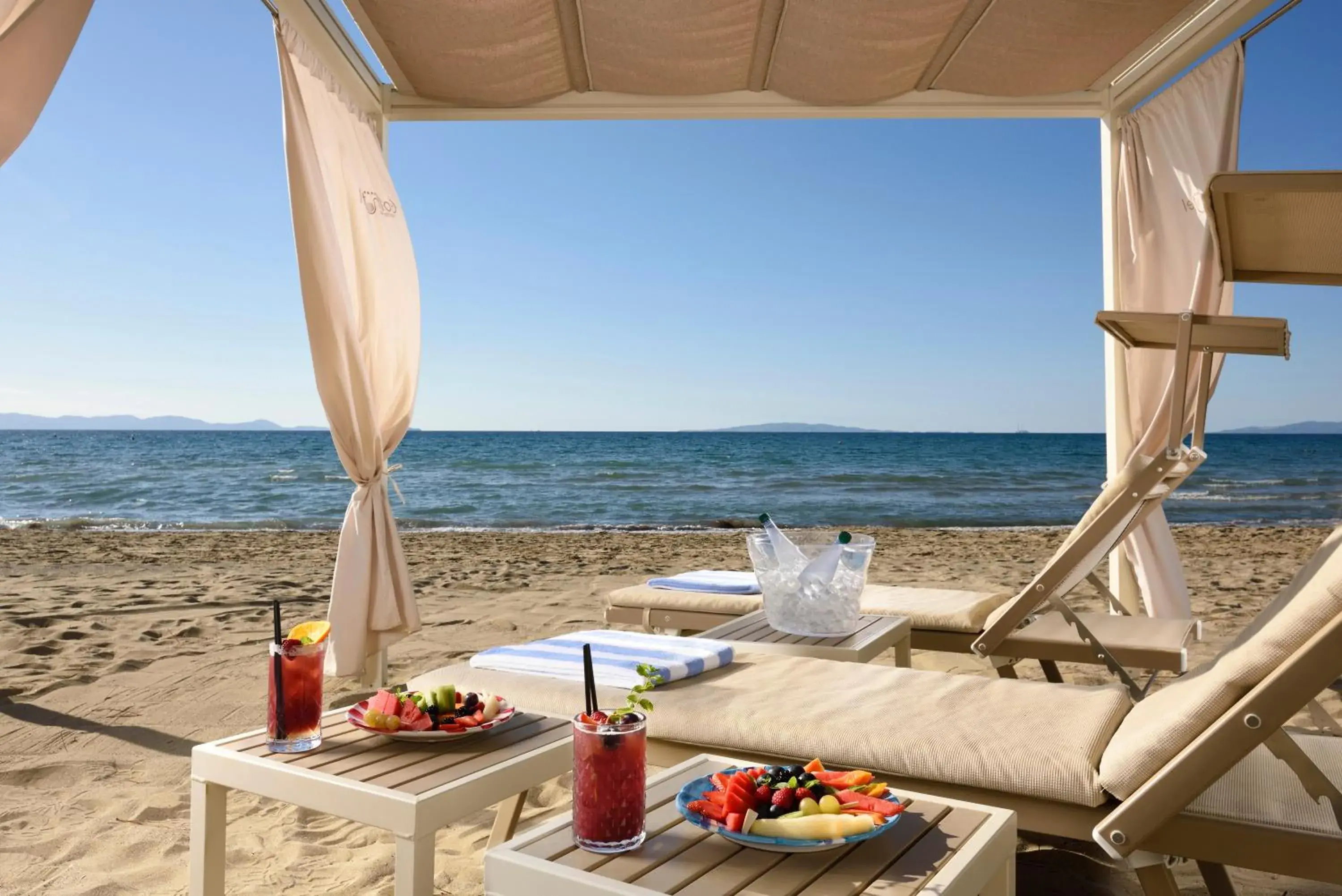 Beach, Restaurant/Places to Eat in Golf Hotel Punta Ala