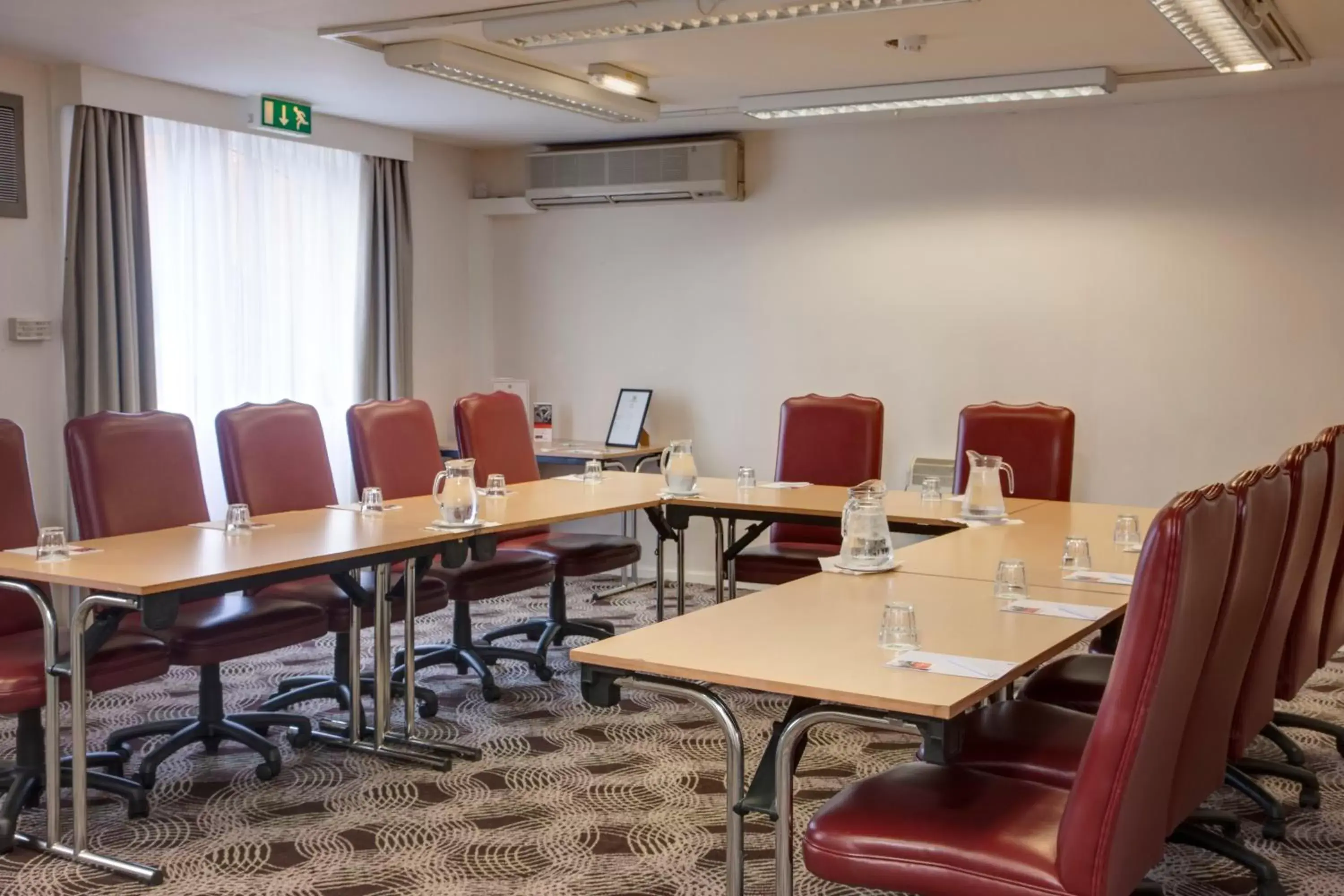 Meeting/conference room in Holiday Inn Lincoln, an IHG Hotel