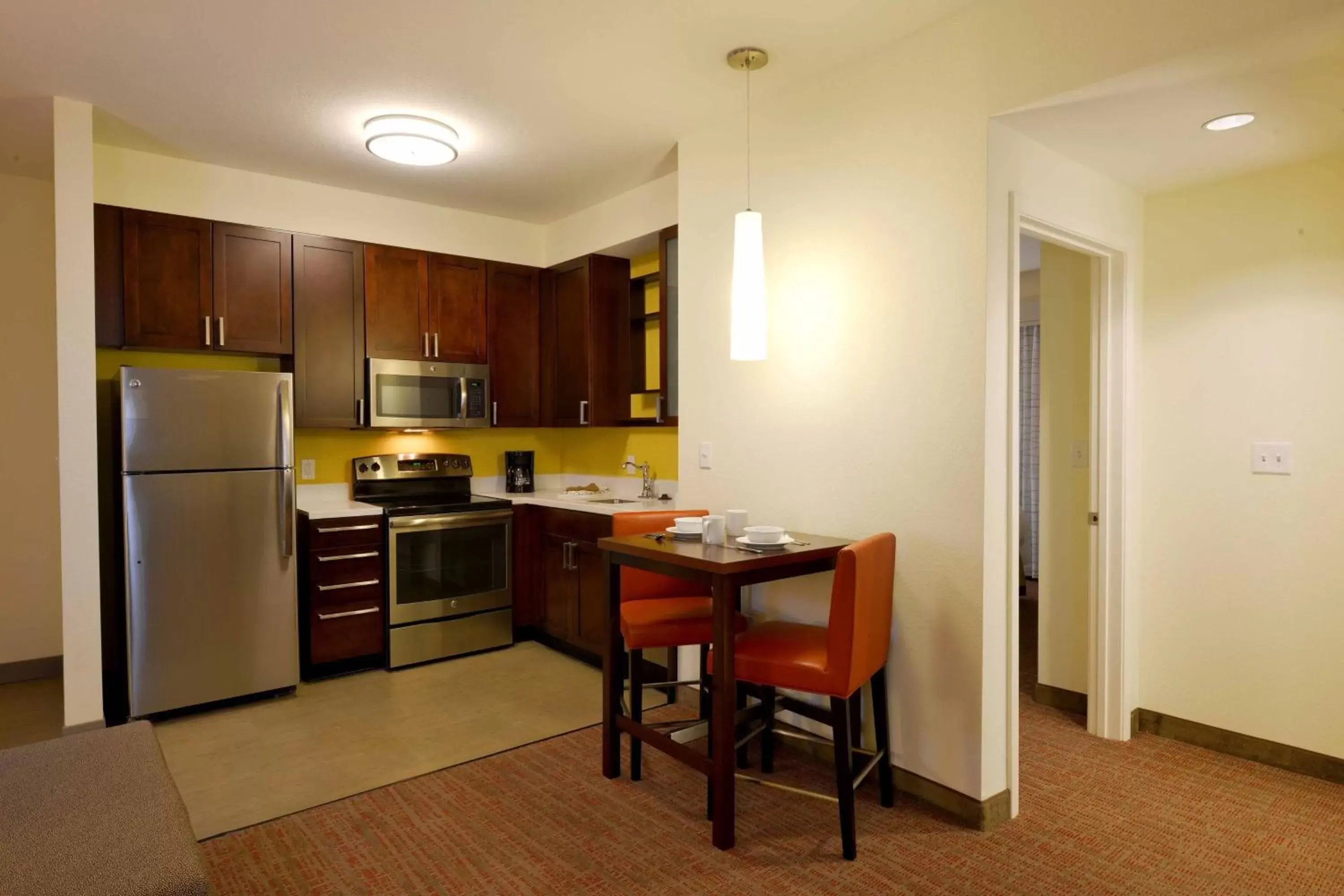 Kitchen or kitchenette, Kitchen/Kitchenette in Residence Inn by Marriott Omaha Aksarben Village