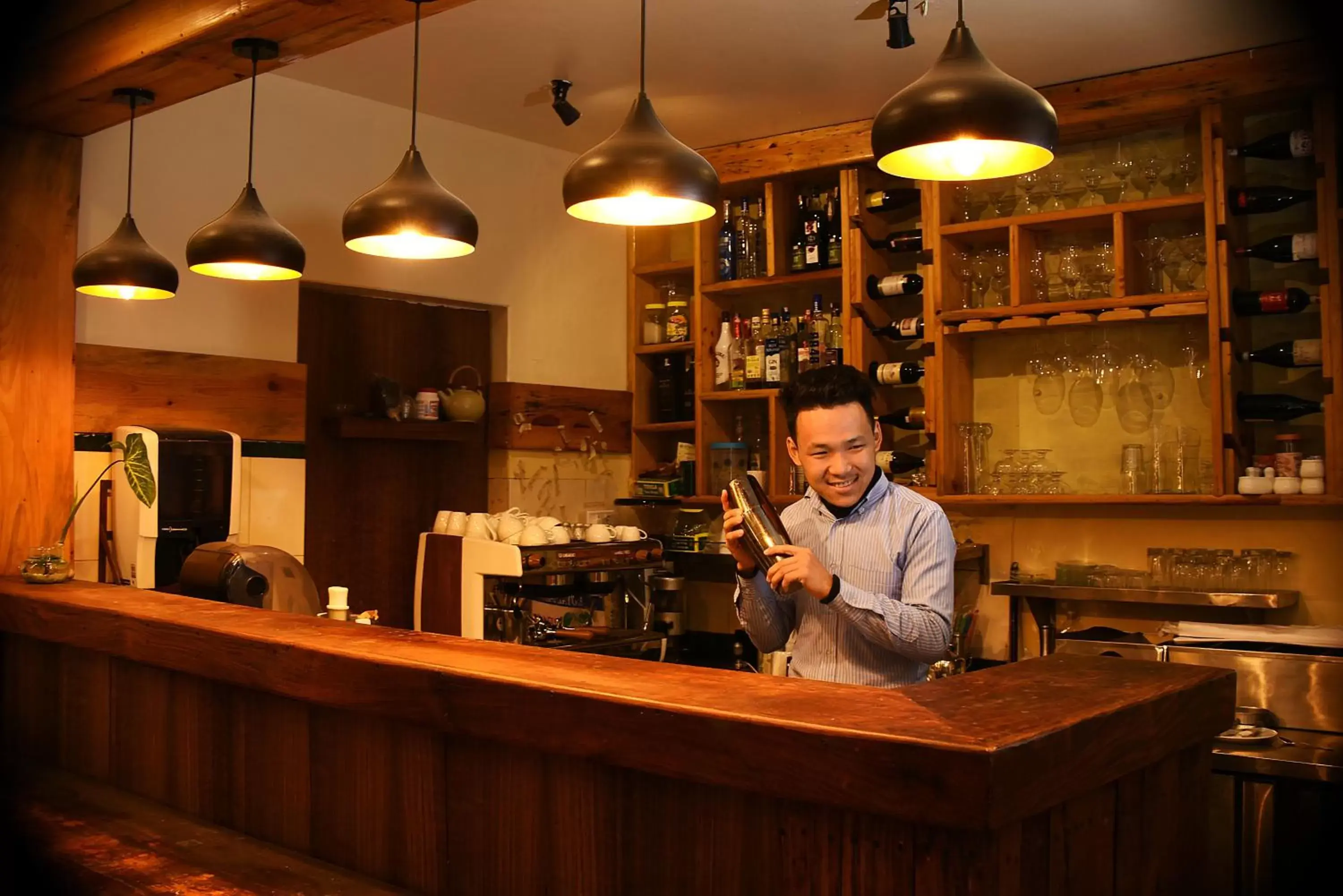 Lounge or bar in Hotel Middle Path & Spa Lounge or bar in Hotel Middle Path & Spa