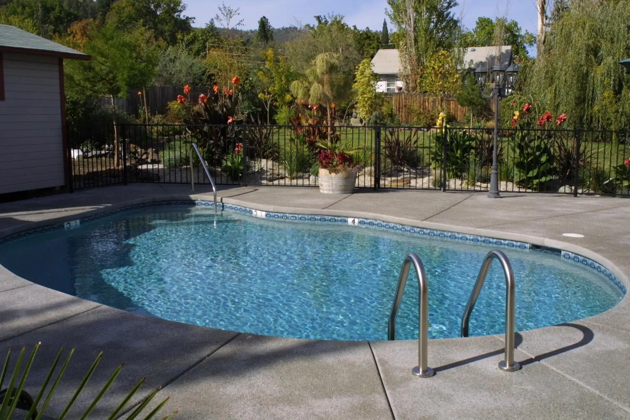 Swimming Pool in Arden Forest Inn