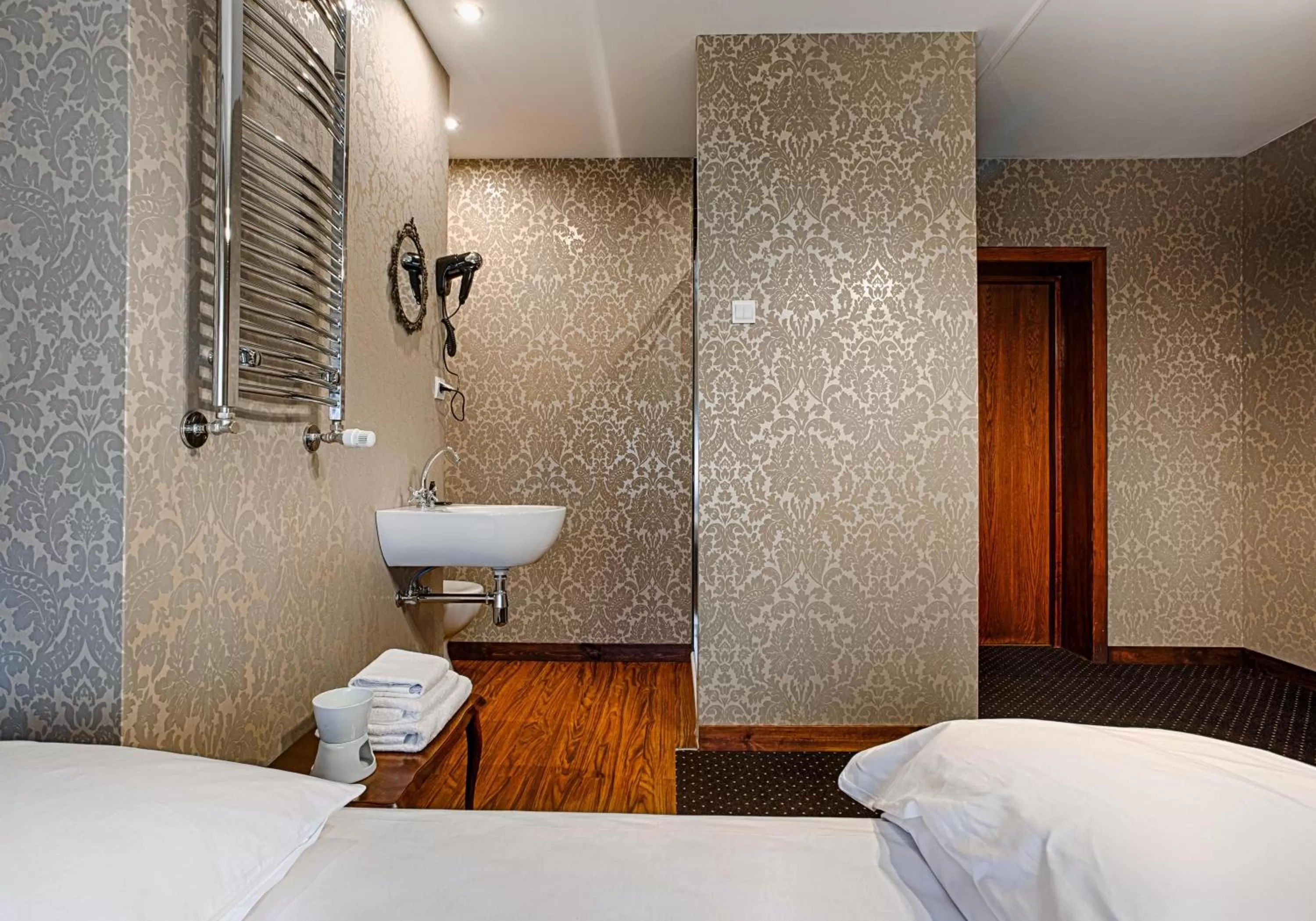 Toilet, Bed in Matejki 8