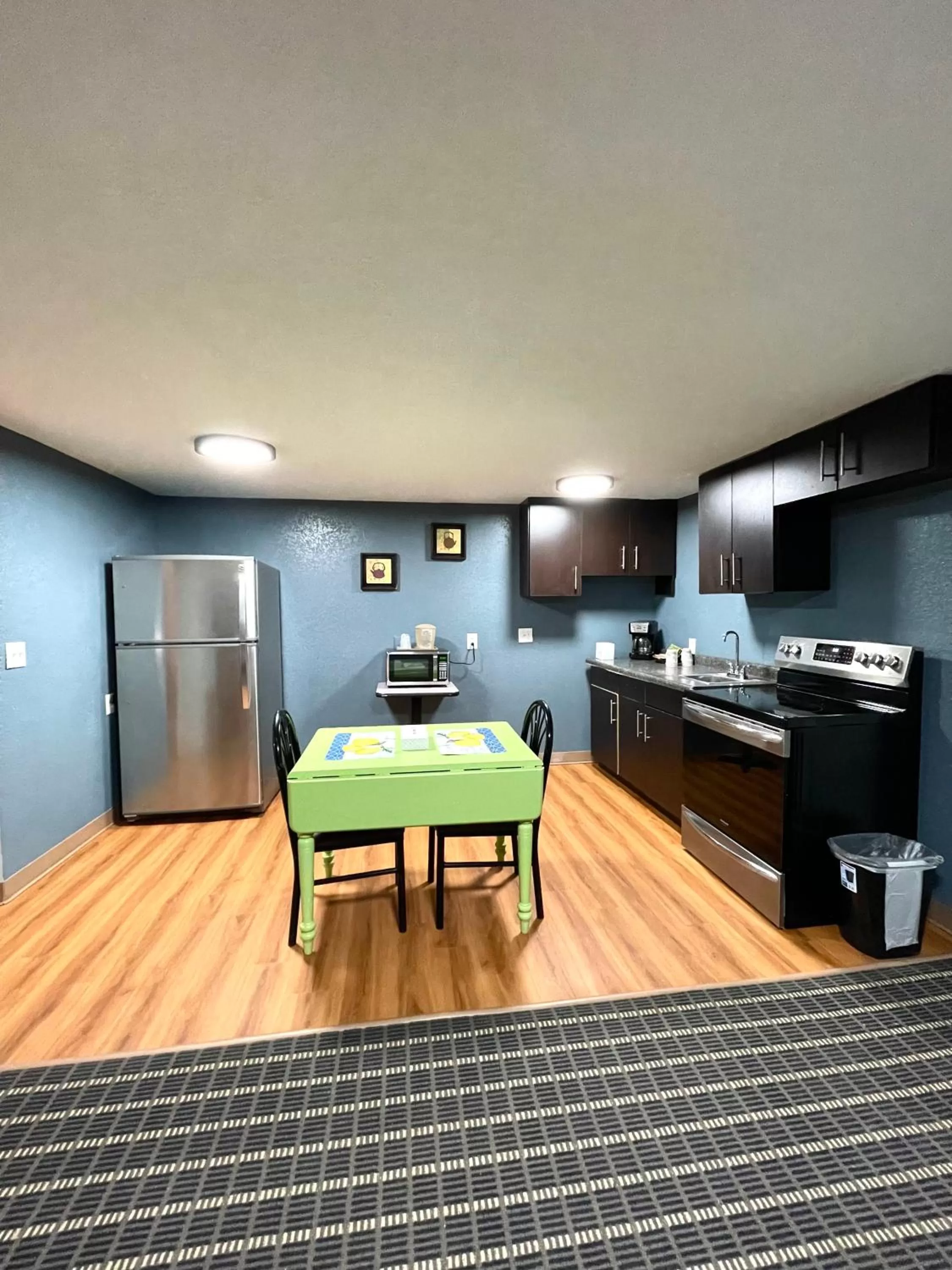 Annie Oakley Motel Oakley