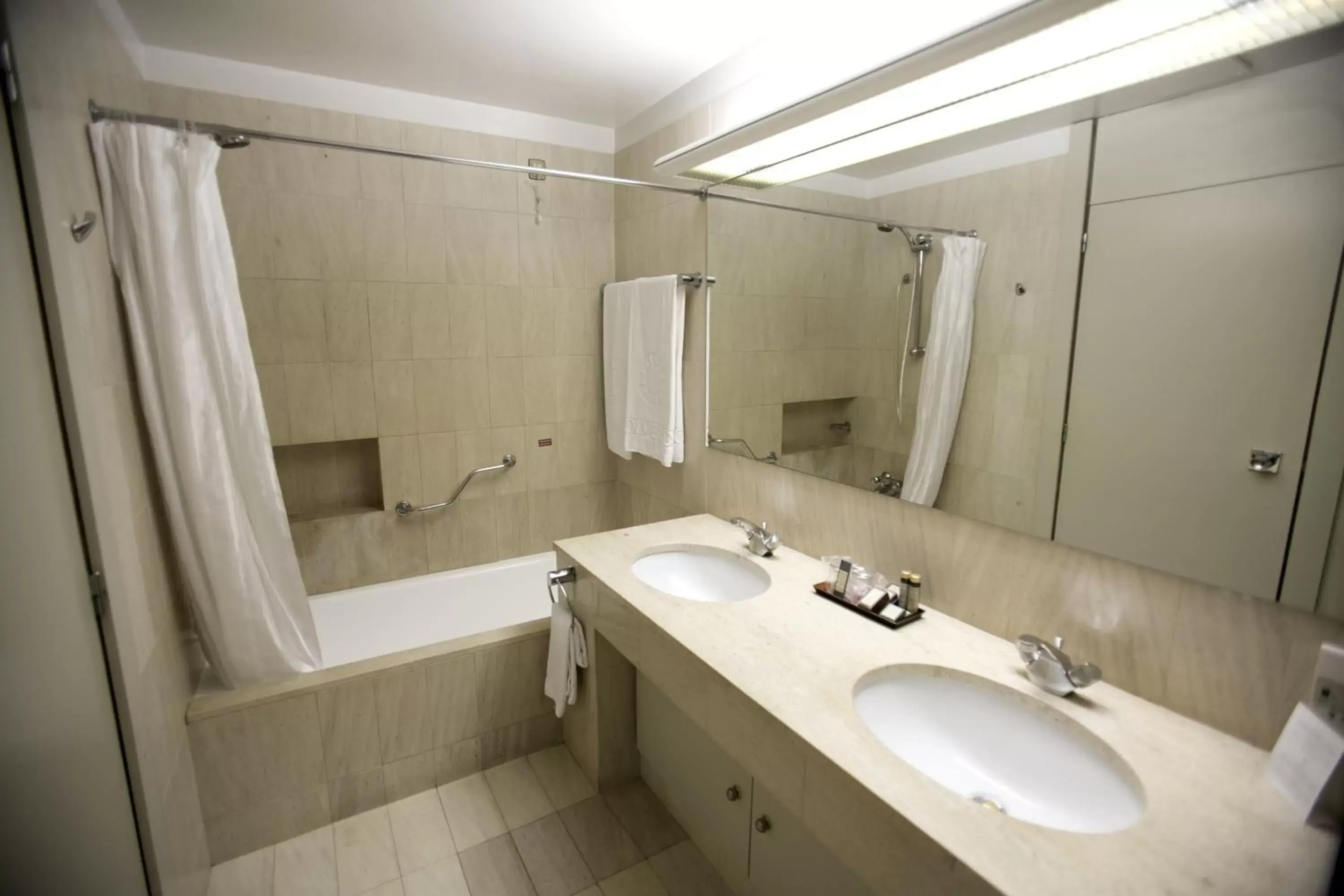 Bathroom in Hotel Solverde Spa and Wellness Center